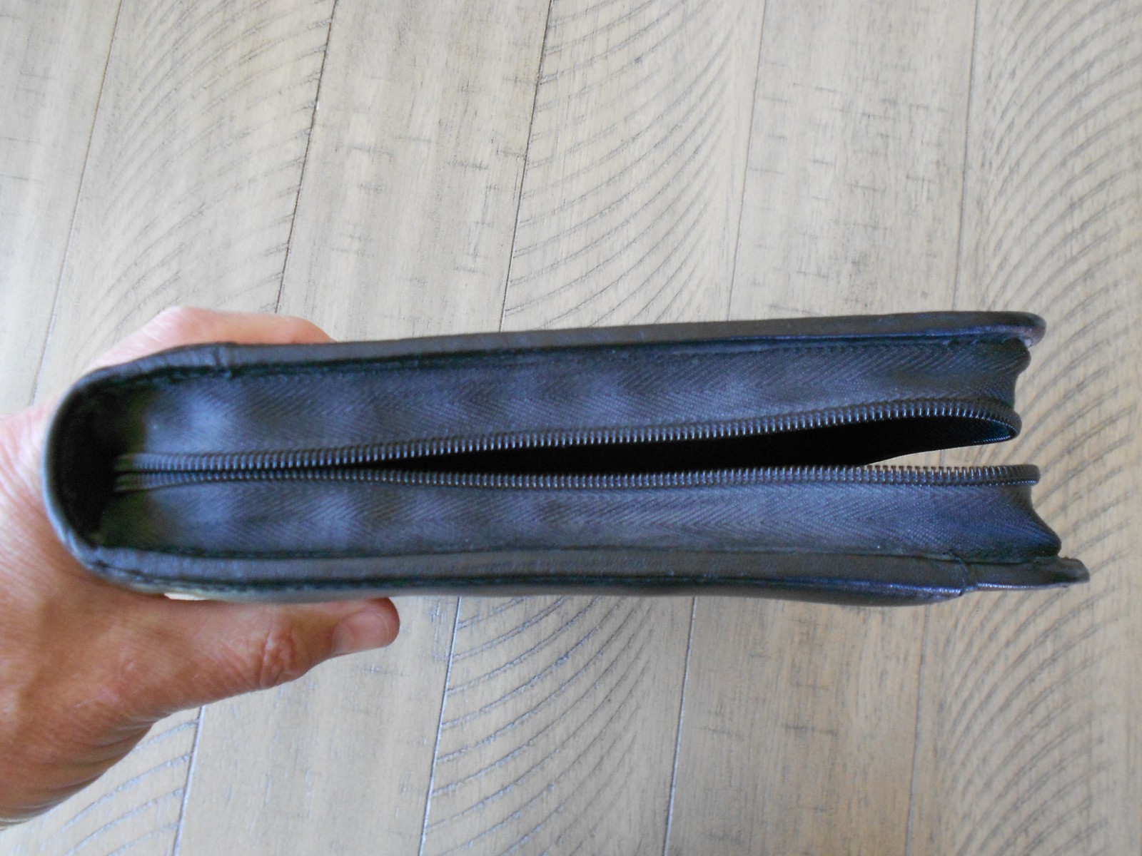 Day-Runner Genuine Black Leather 7-Ring Planner Binder “Classic” #191-93 inserts