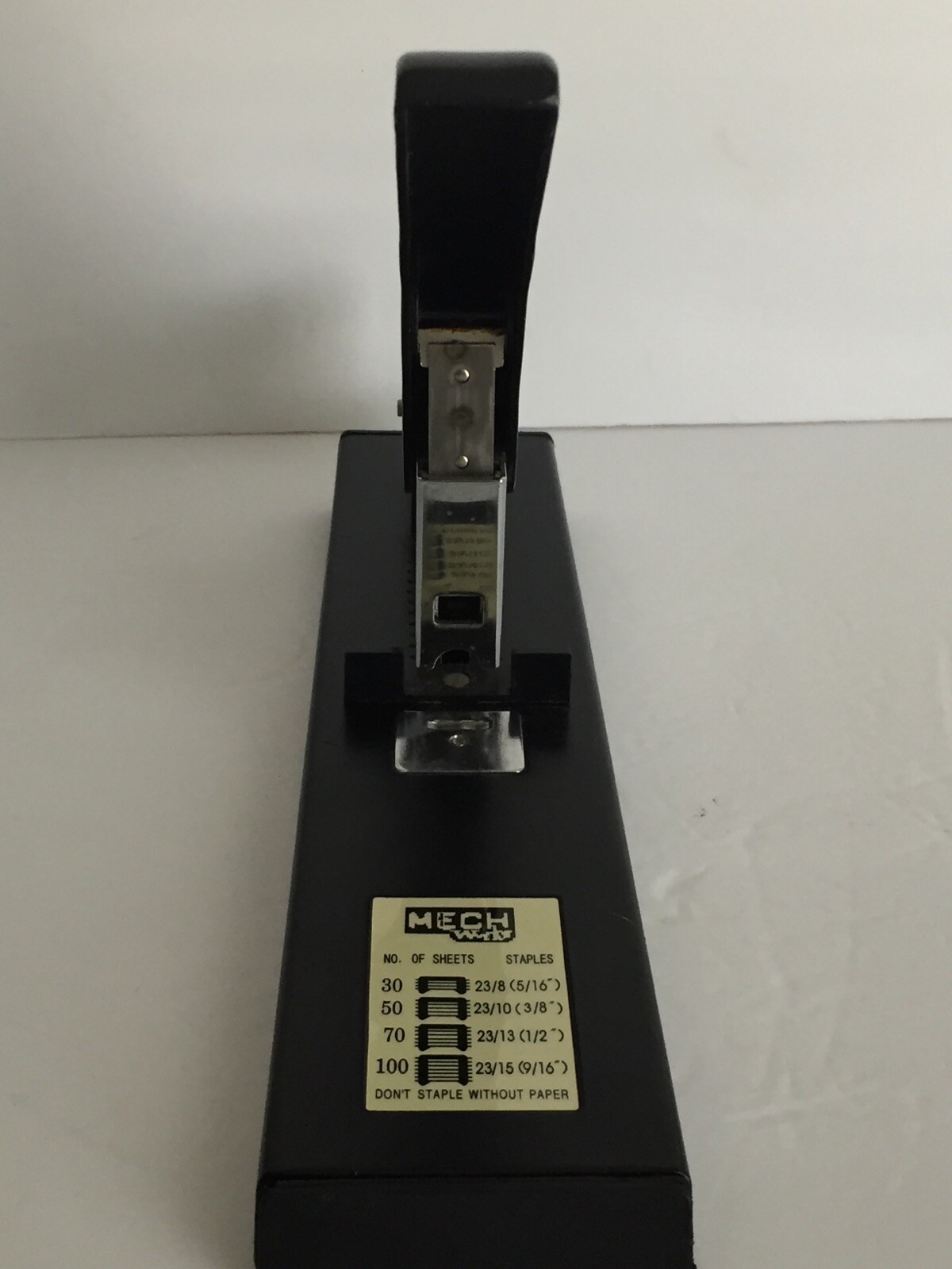 Mech WorksHeavy Duty Stapler 100 Sheet Capacity-5/16 3/8 1/2 9/16″ Staples(NONE)
