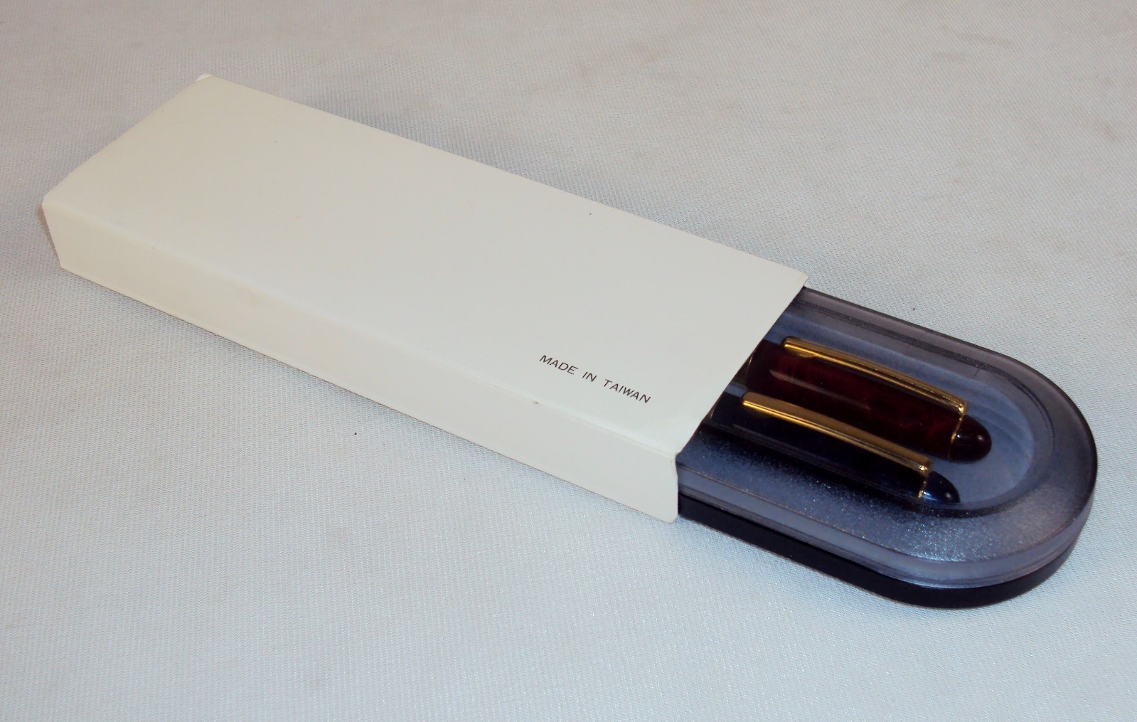 Executive 2 Ballpoint Pen Gift Set ~ Red & Blue Marble Pattern w/Gold Tone Trim