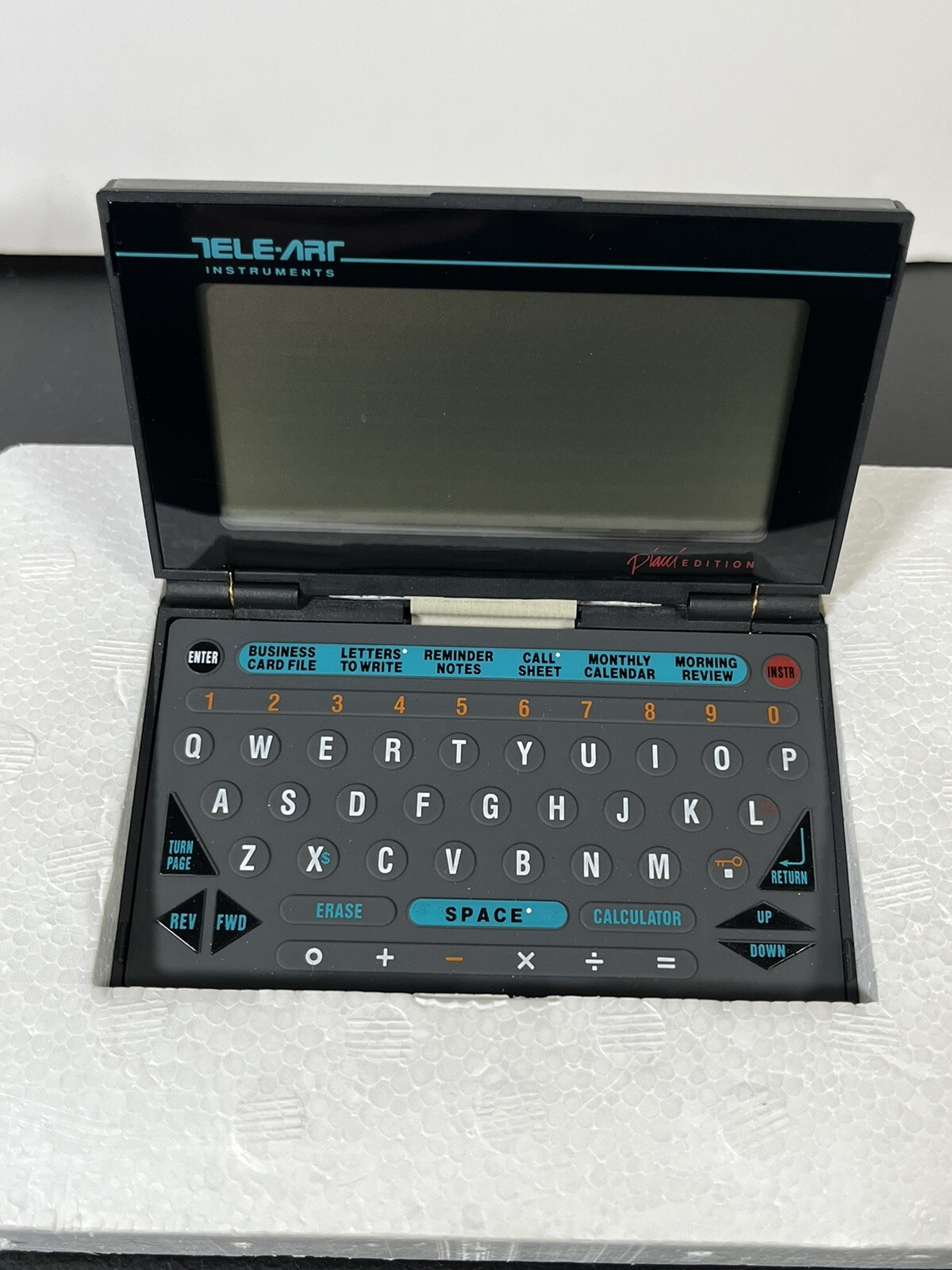 Tele-Art The Pocket Memory Foldable Digital Display QWERTY Keyboard Organizer