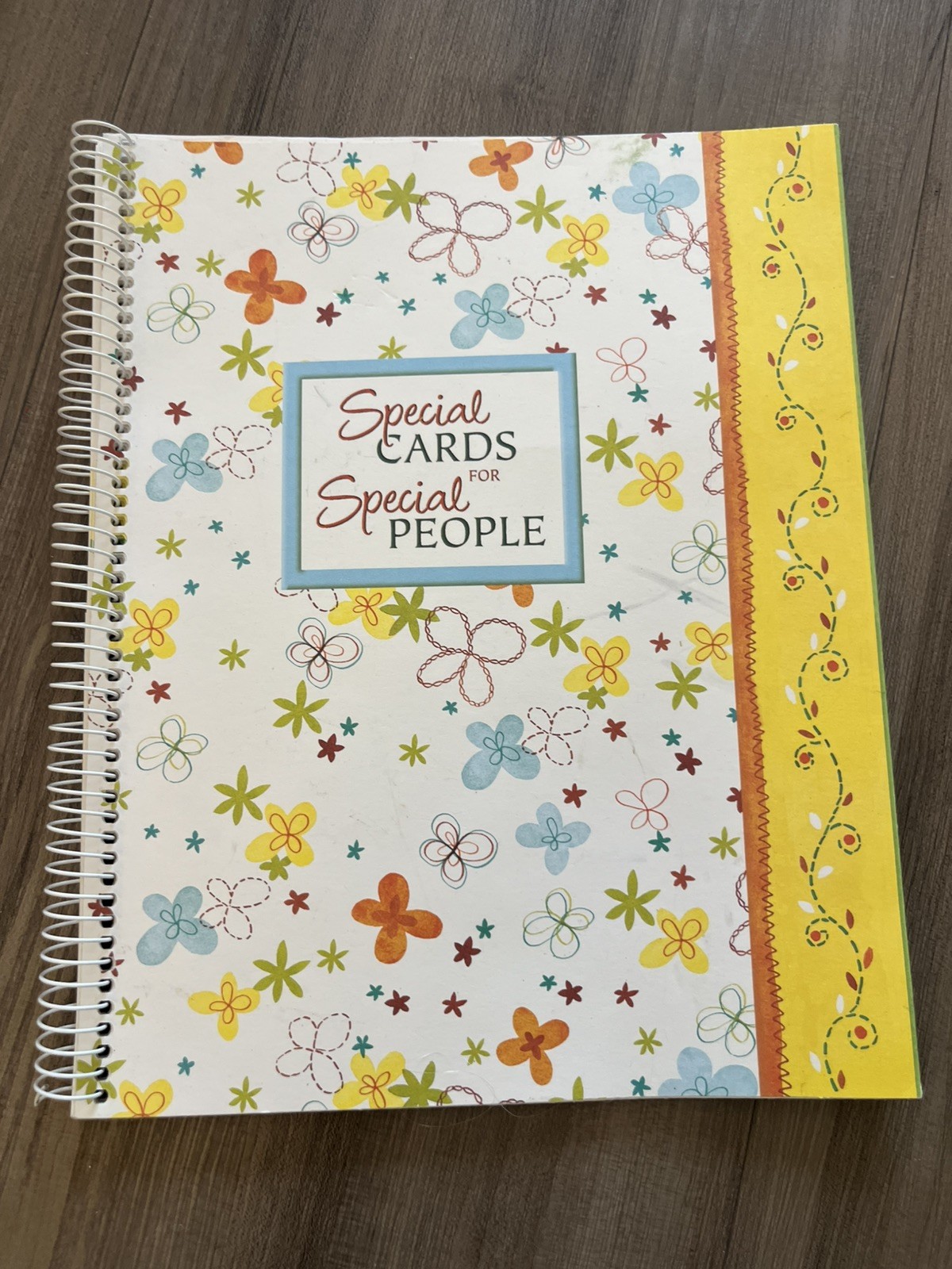 Current brand floral-patterned greeting card organizer book-new, no tags