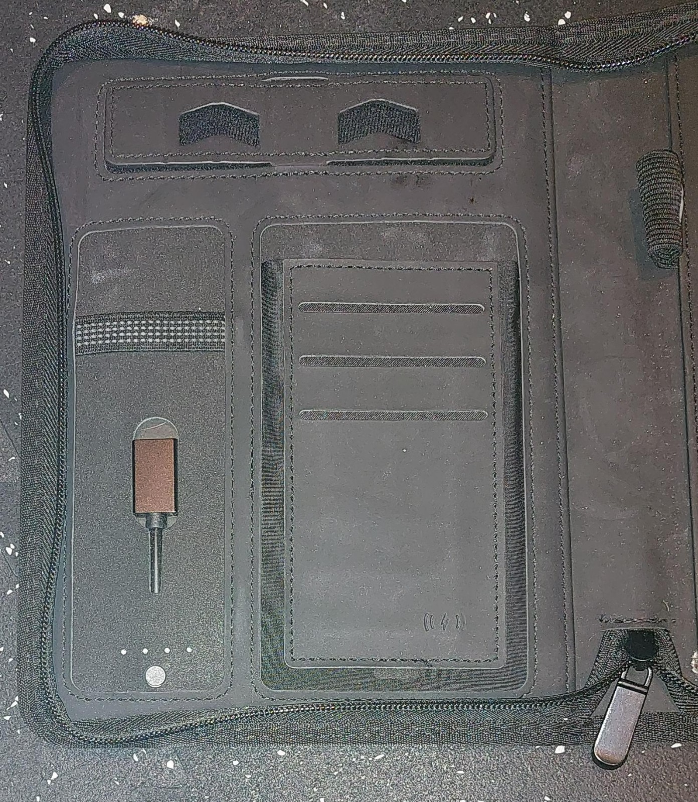 New Stockton 0911-03 Leed’s Wireless Charging Refillable Journal Folio Zip Book