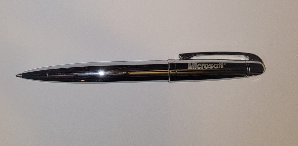 Rare Authentic Lightly Used Wenger Microsoft Padfolio/Portfolio With Pen