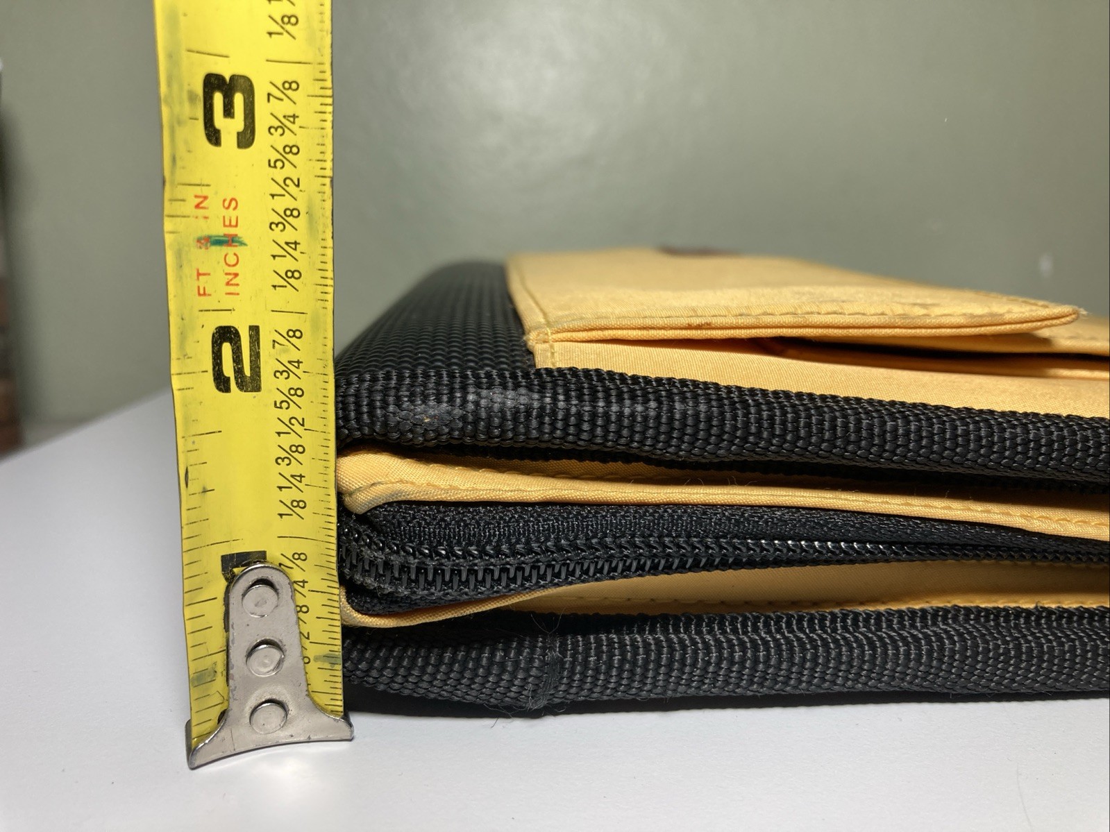 Franklin Covey 2001 Yellow 10x 8 7-Ring Zipper Binder