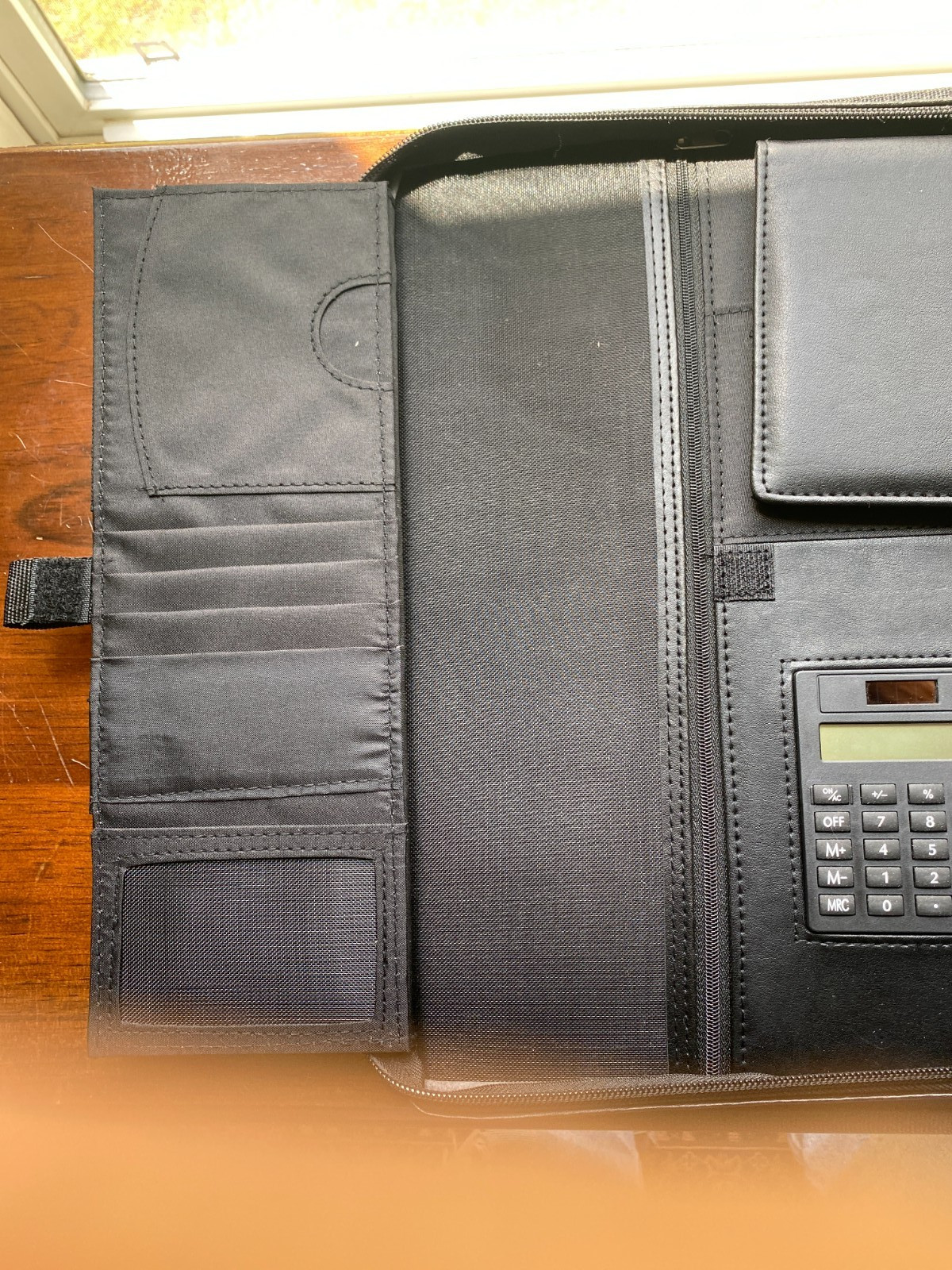 In Great Cond.-Leed’s Black Zip Up Portfolio Organizer Case-Pockets, Calculator