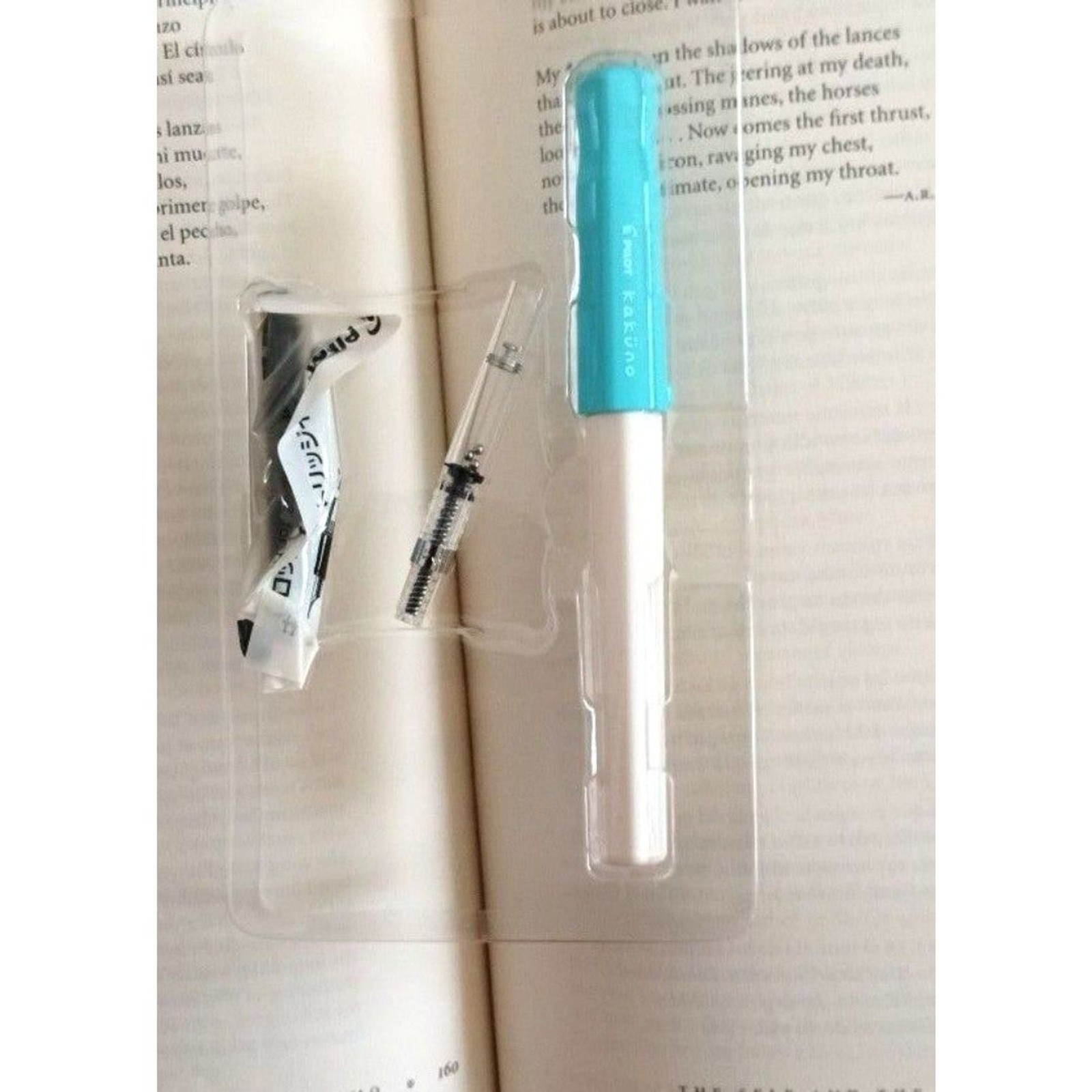 Pilot kakuno smiling medium nib white and blue fountain pen