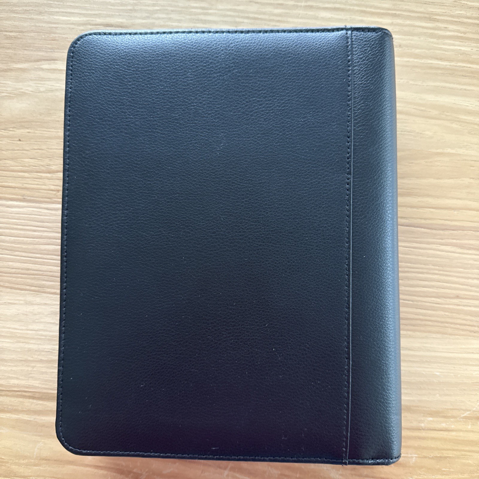 FRANKLIN COVEY Planner Binder Leather 7 Ring Black Zip Closure 10”x8” With Pages