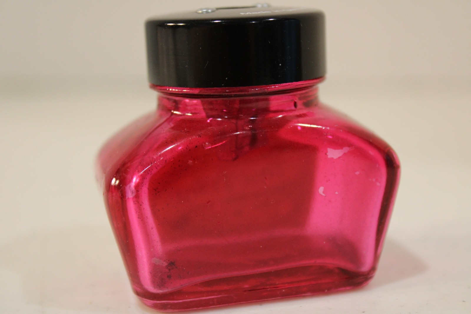 LEVENGER Glass Inkwell Pencil Sharpener, PINK W/DUX SHARPENER