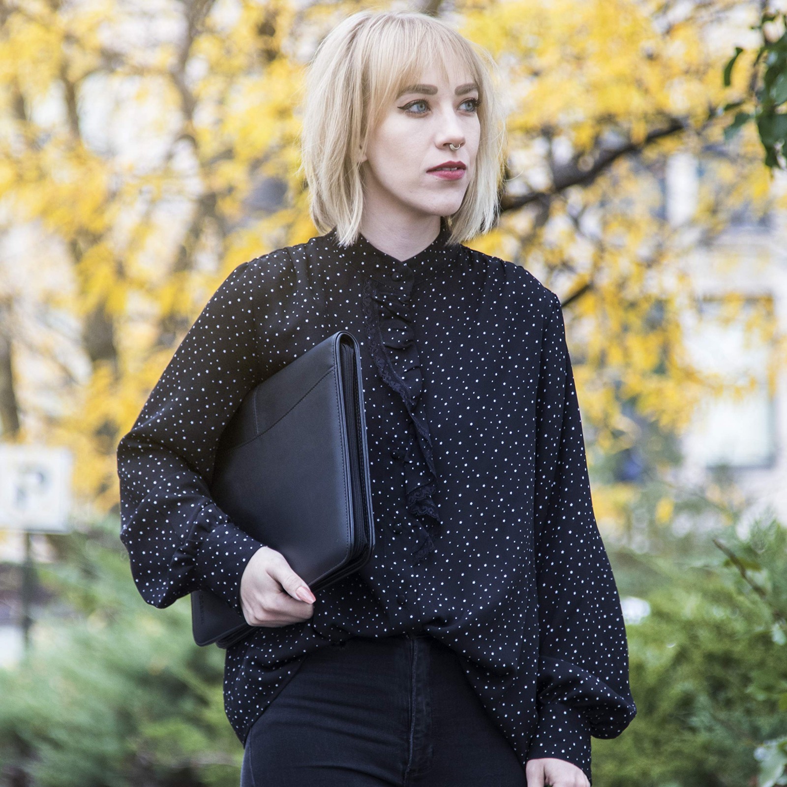 Vegan Leather Business Portfolio Padfolio – 10.1″ Tablet Sleeve, Zipper, Calcula
