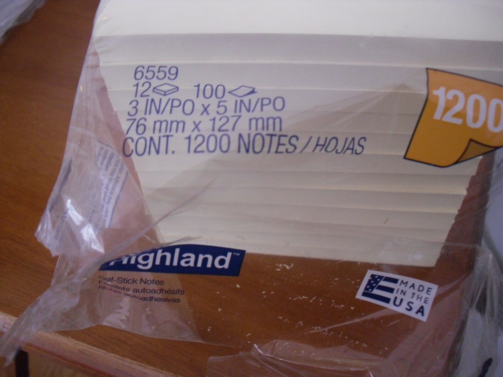 Highland, sticky notepads 3 x 5″, 12 PACKS 100 SHEETS PER PACK