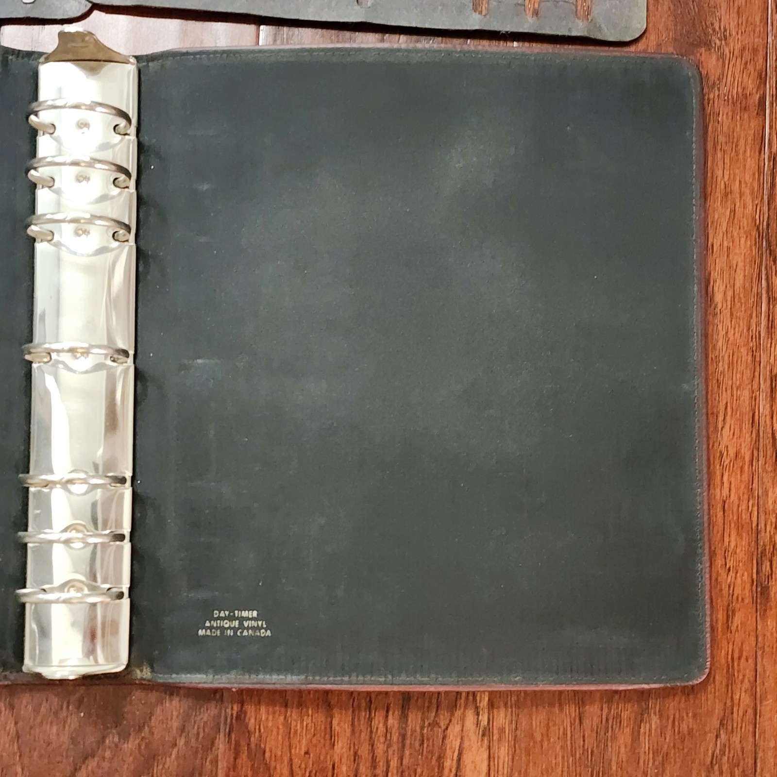 Vintage Day-Timer XL 11″x12″ 7-Ring Binder Planner Antique Vinyl Canada