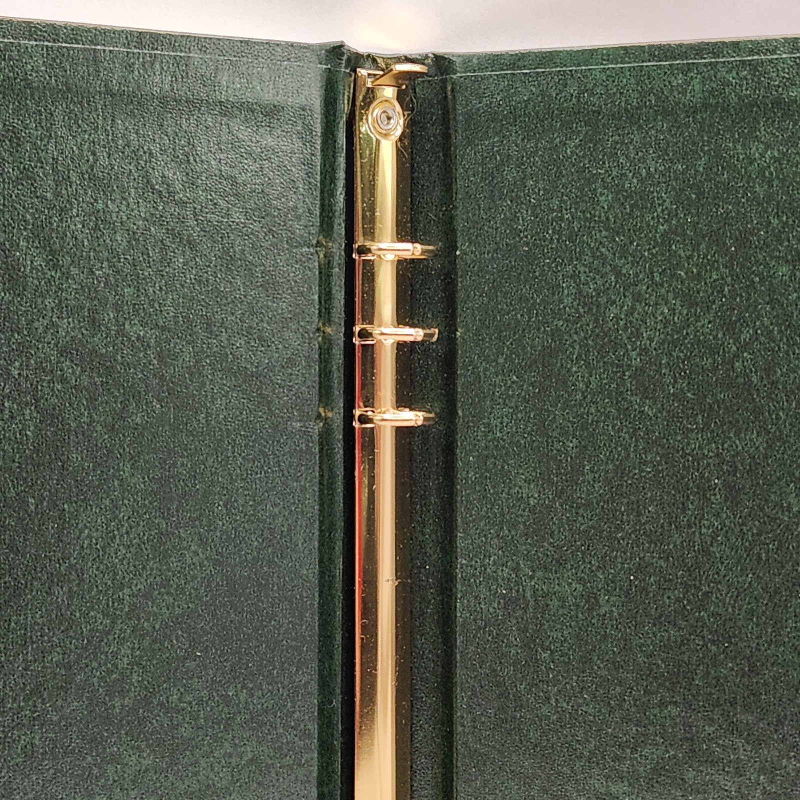 Binder Irish Celtic Cross Classic Embossed Notebook 6 Ring Green Golden Logo