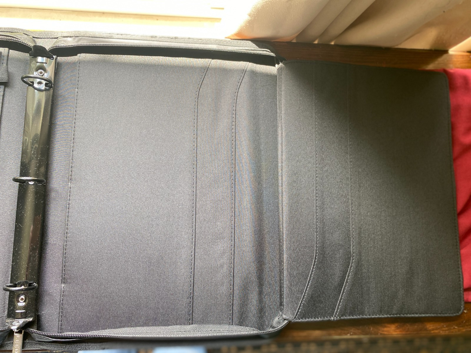 In Great Cond.-Leed’s Black Zip Up Portfolio Organizer Case-Pockets, Calculator