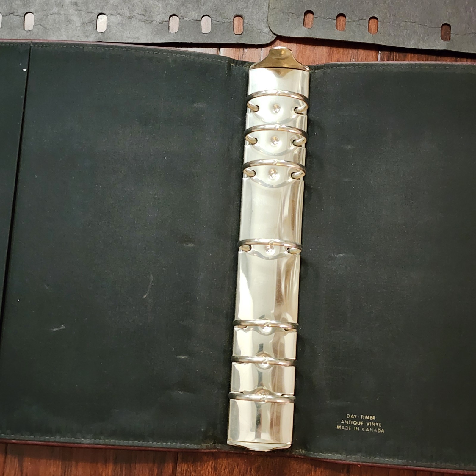 Vintage Day-Timer XL 11″x12″ 7-Ring Binder Planner Antique Vinyl Canada