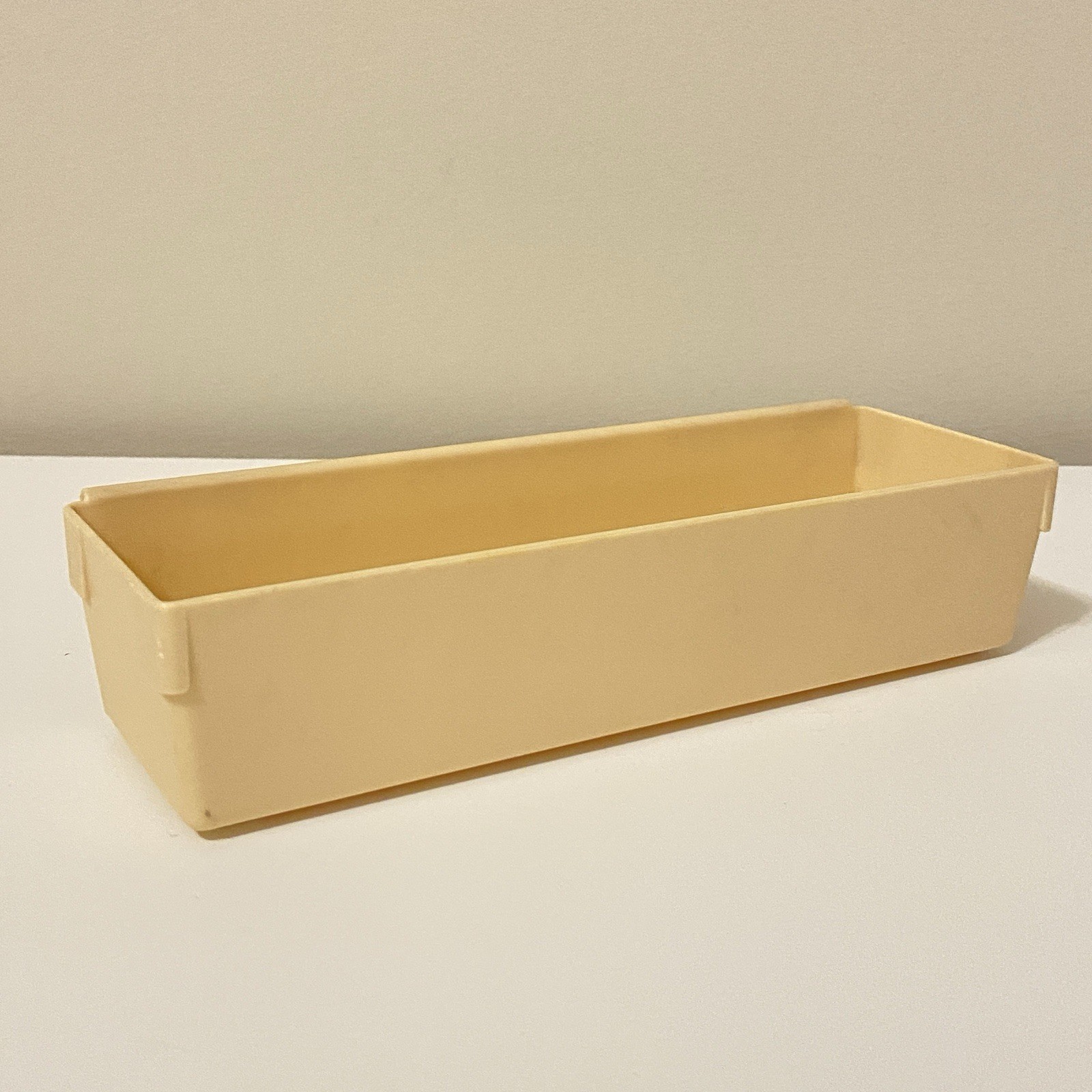 Vintage Rubbermaid Instant Drawer Organizer Storage Tray 2915 Almond 9”x3”x2”