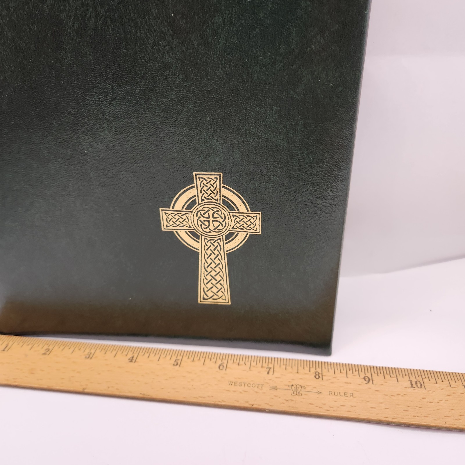 Binder Irish Celtic Cross Classic Embossed Notebook 6 Ring Green Golden Logo