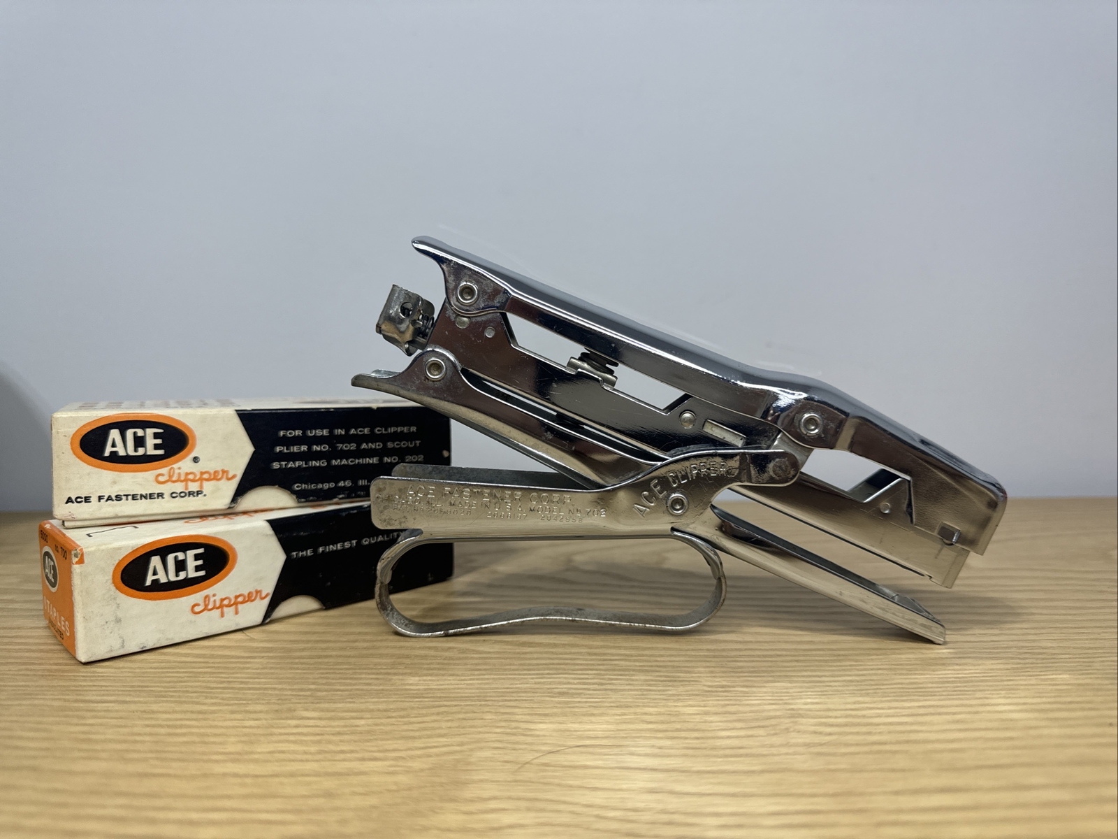 Vintage ACE Clipper Stapler No 700 Ace Fastener Corp, Handheld w/2Box of Staples
