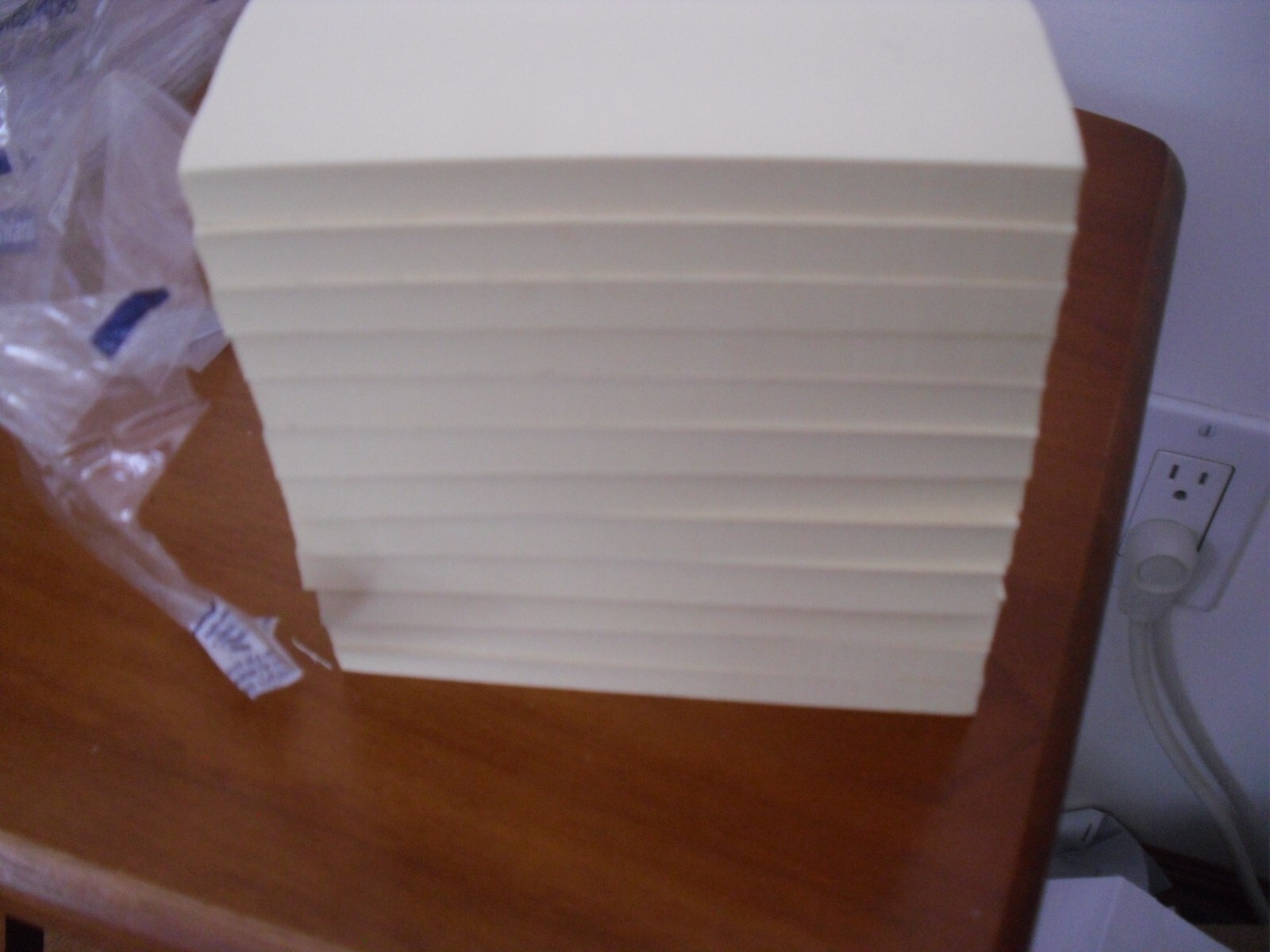 Highland, sticky notepads 3 x 5″, 12 PACKS 100 SHEETS PER PACK