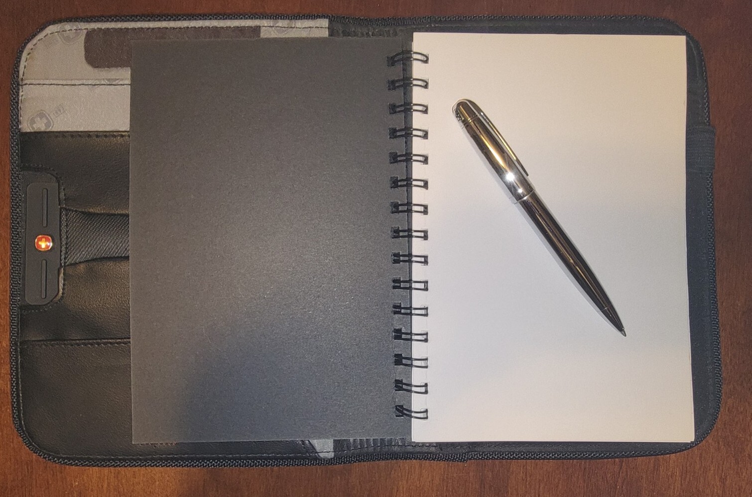 Rare Authentic Lightly Used Wenger Microsoft Padfolio/Portfolio With Pen