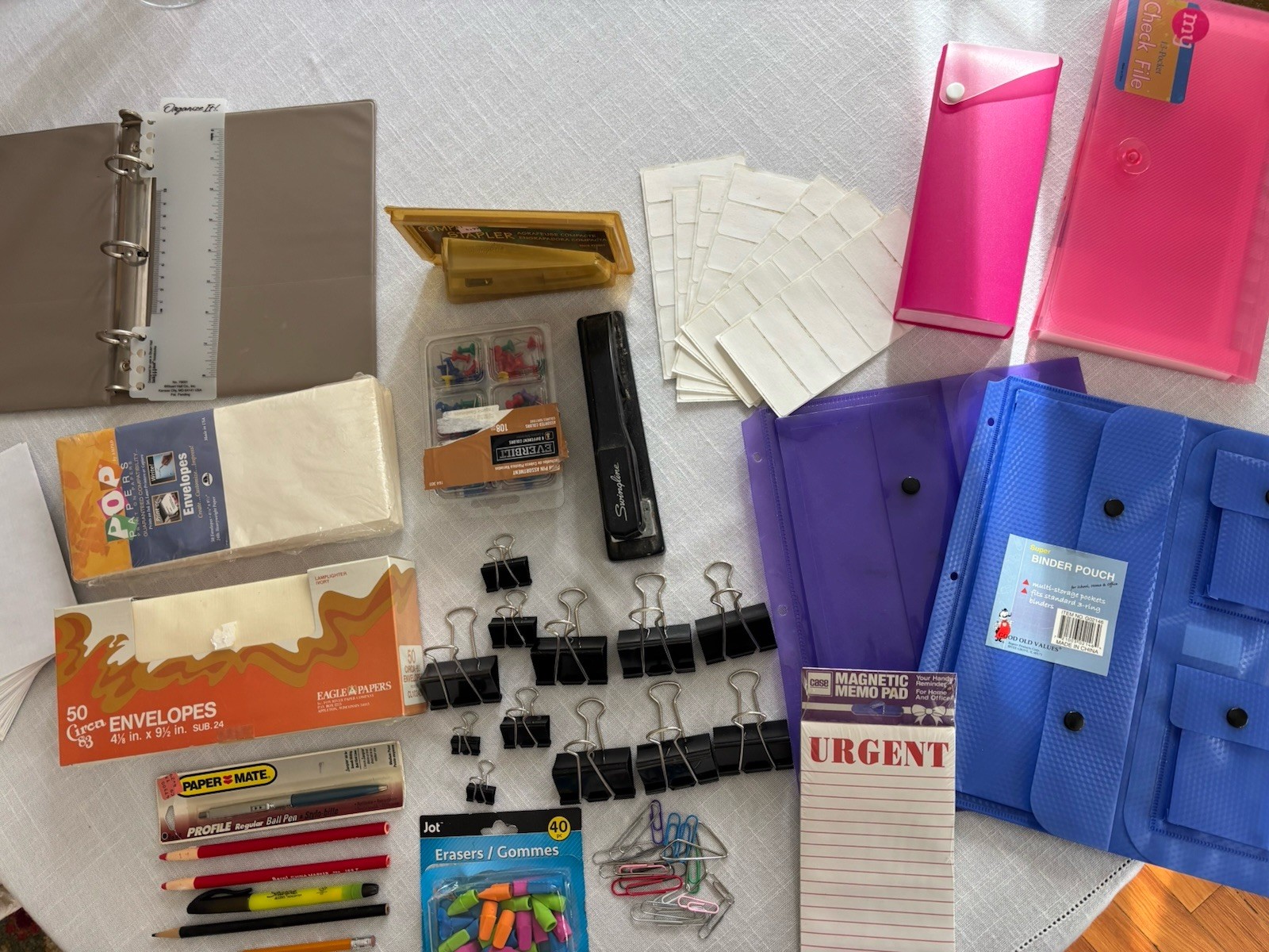 LOT Office School Supplies STAPLERS Envelopes PENS Markers CLIPS Pencils Binders