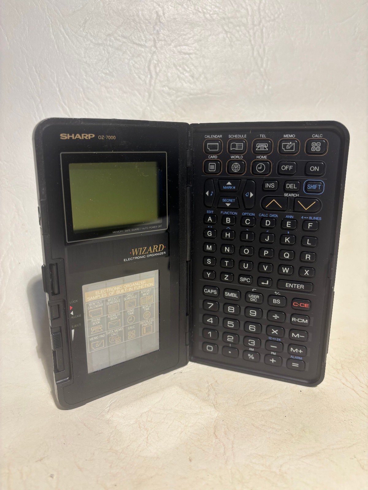 Sharp Wizard Oz-7000 Electronic Personal Organizer