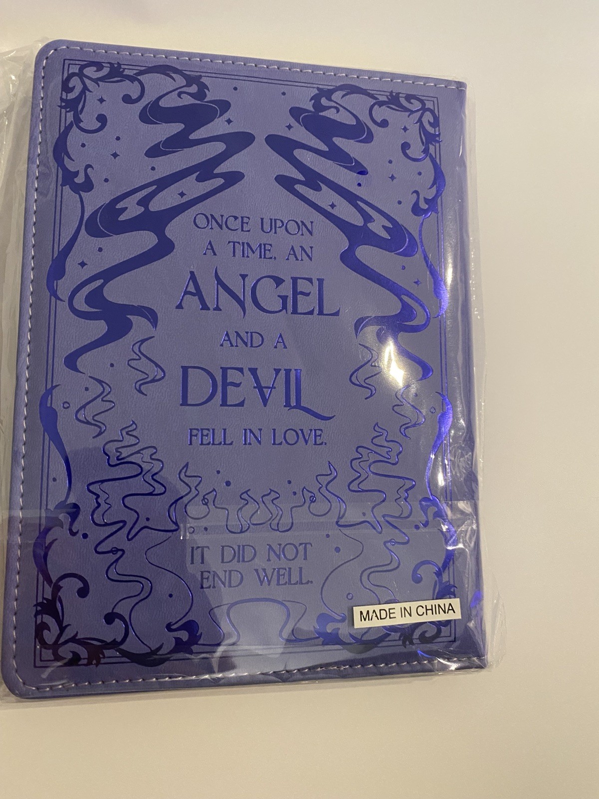 OwlCrate Daughter of Smoke and Bone Faux Book Journal Laini Taylor December 2023