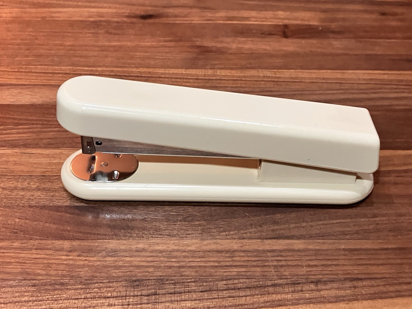 Safina #123 Cream Rounded Retro Stapler Vintage Office