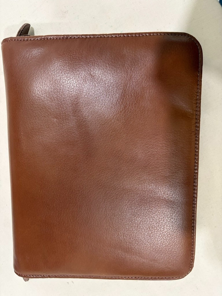 Vtg DayTimer Planner Organizer Brown Leather Zipper Closure 7Ring Binder 8×10.5″