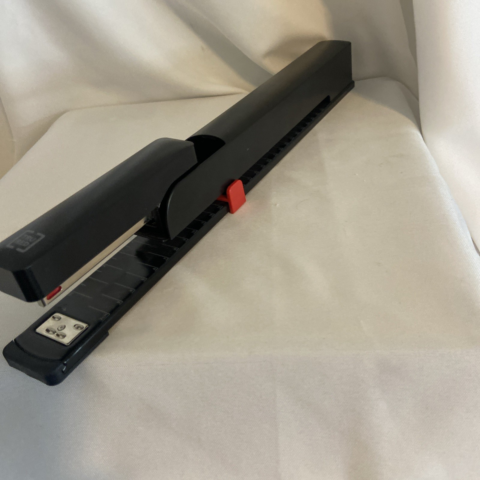 Tru Red Long reach 16 inch stapler 20 sheet capacity X/condition