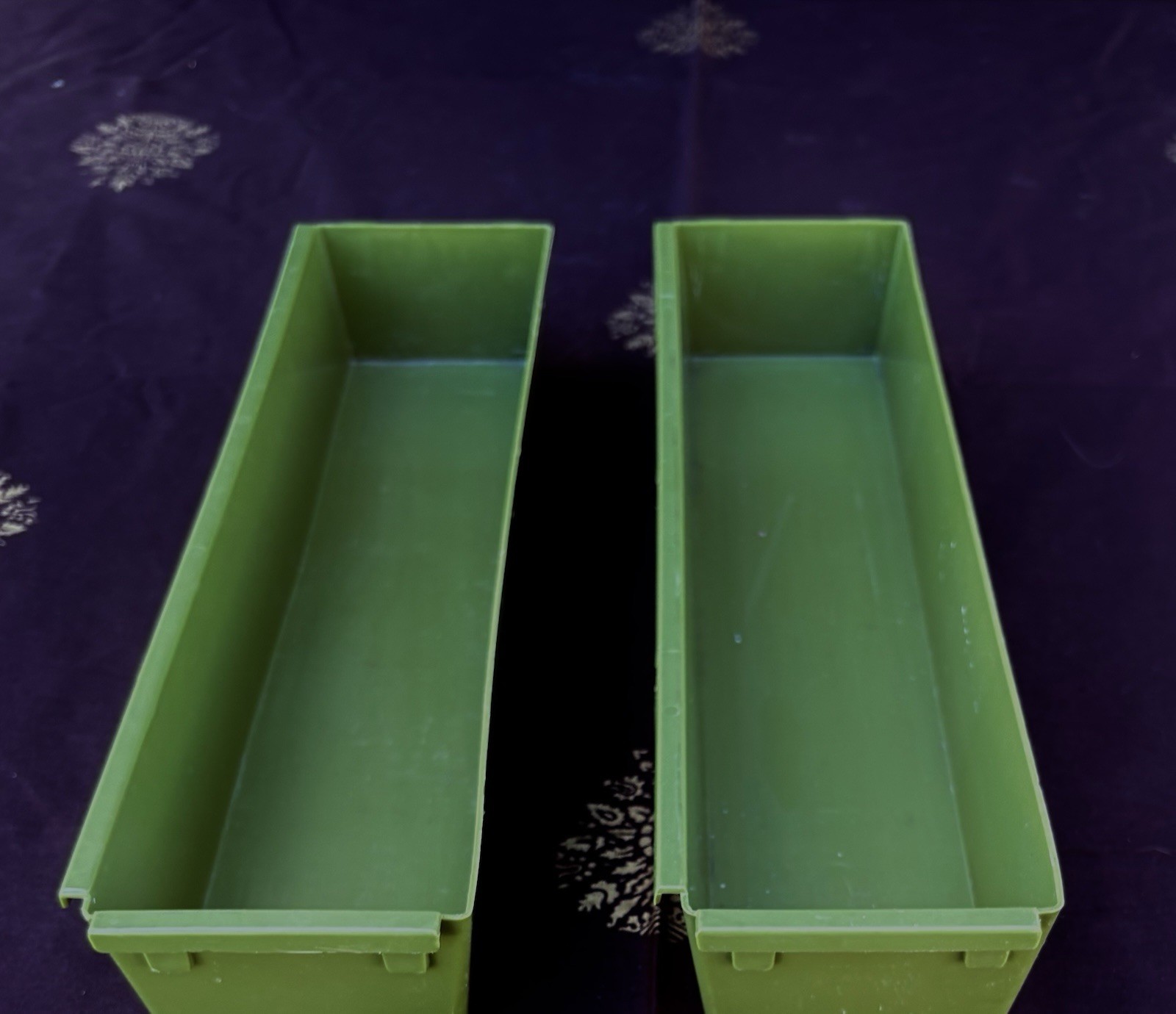 Vintage drawer Organizer*Green Plastic Caddies*set of 2*unbranded*14”x3-1/2”x2”