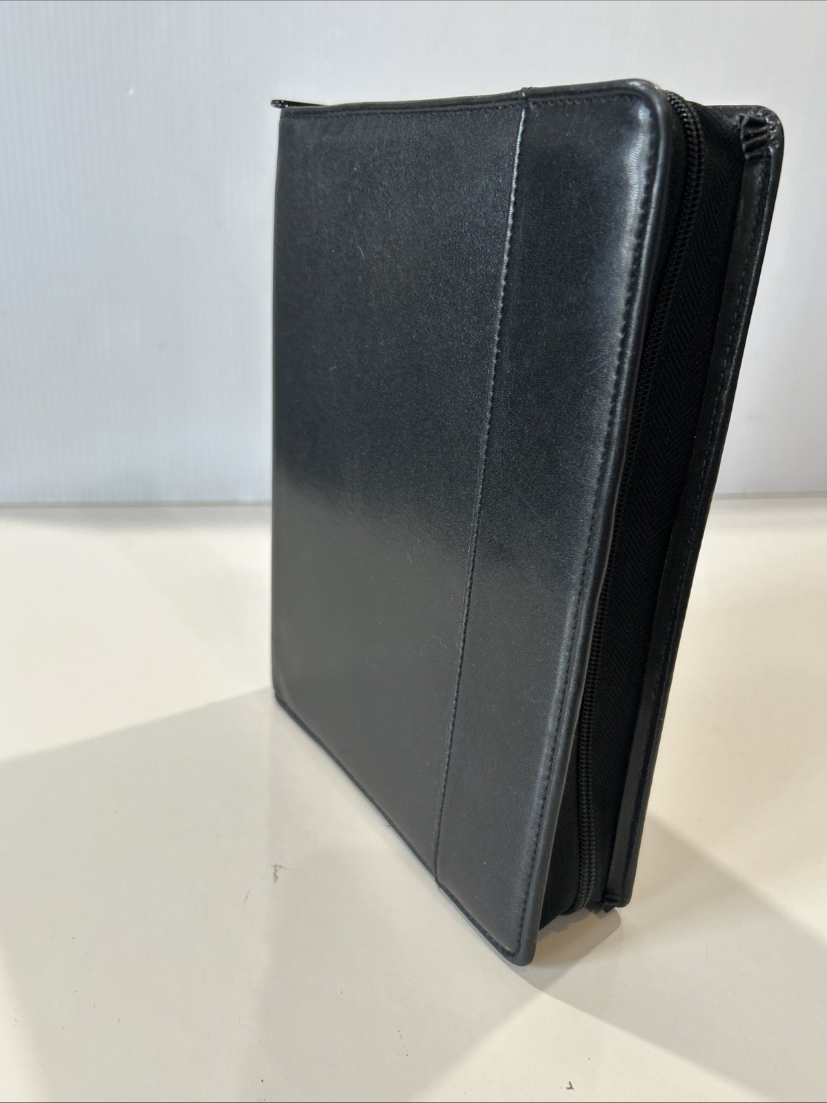 Vintage 80s Day Runner Planner 3 Ring Organizer Black Zip Around 10”x 8”