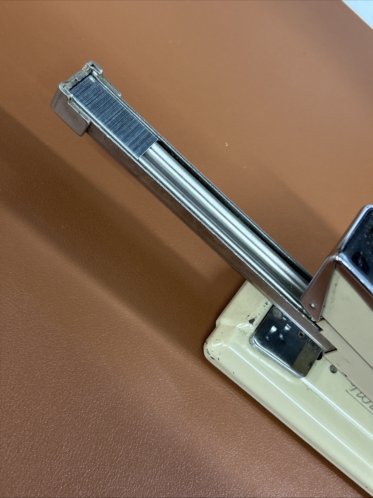 Novus B22 Mid Century Modern Stapler Beige Desk Top Made In Germany 7 3/4”