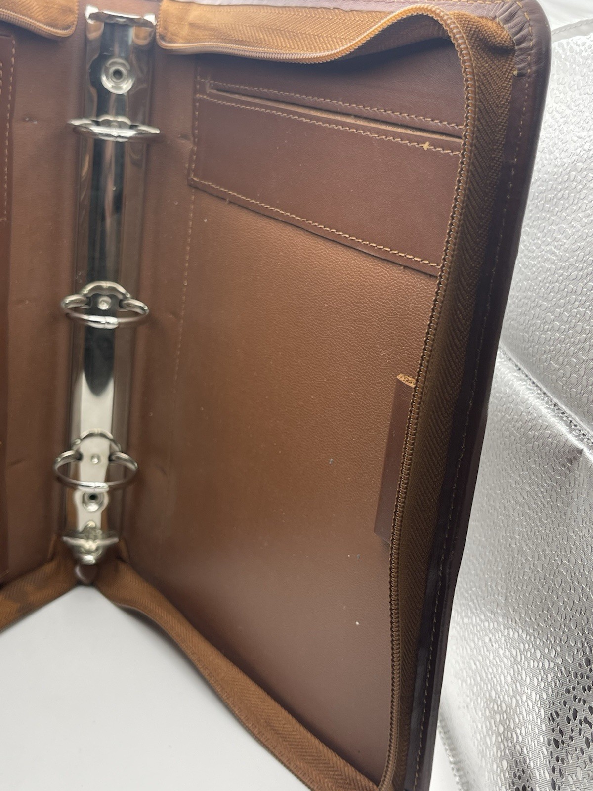 VTG Day Runner Genuine Leather Planner 3-Ring Binder Snap Close Full Size