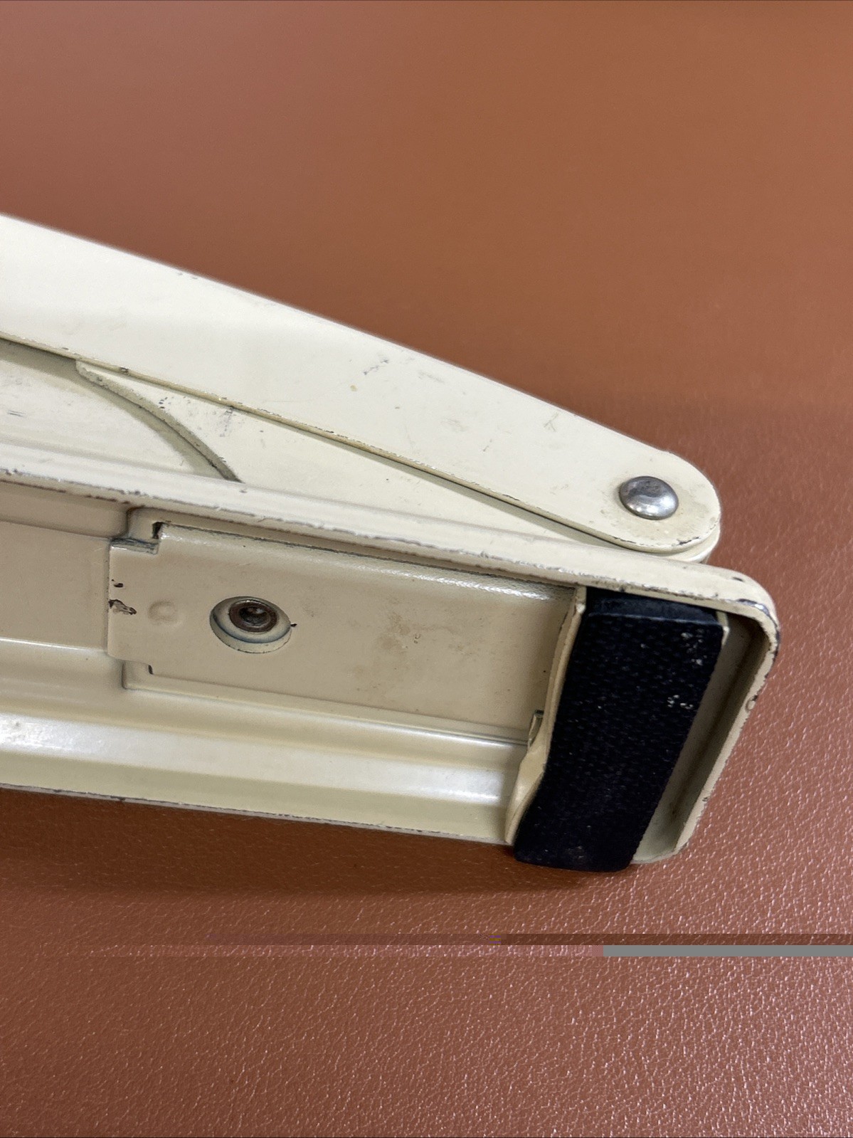 Novus B22 Mid Century Modern Stapler Beige Desk Top Made In Germany 7 3/4”
