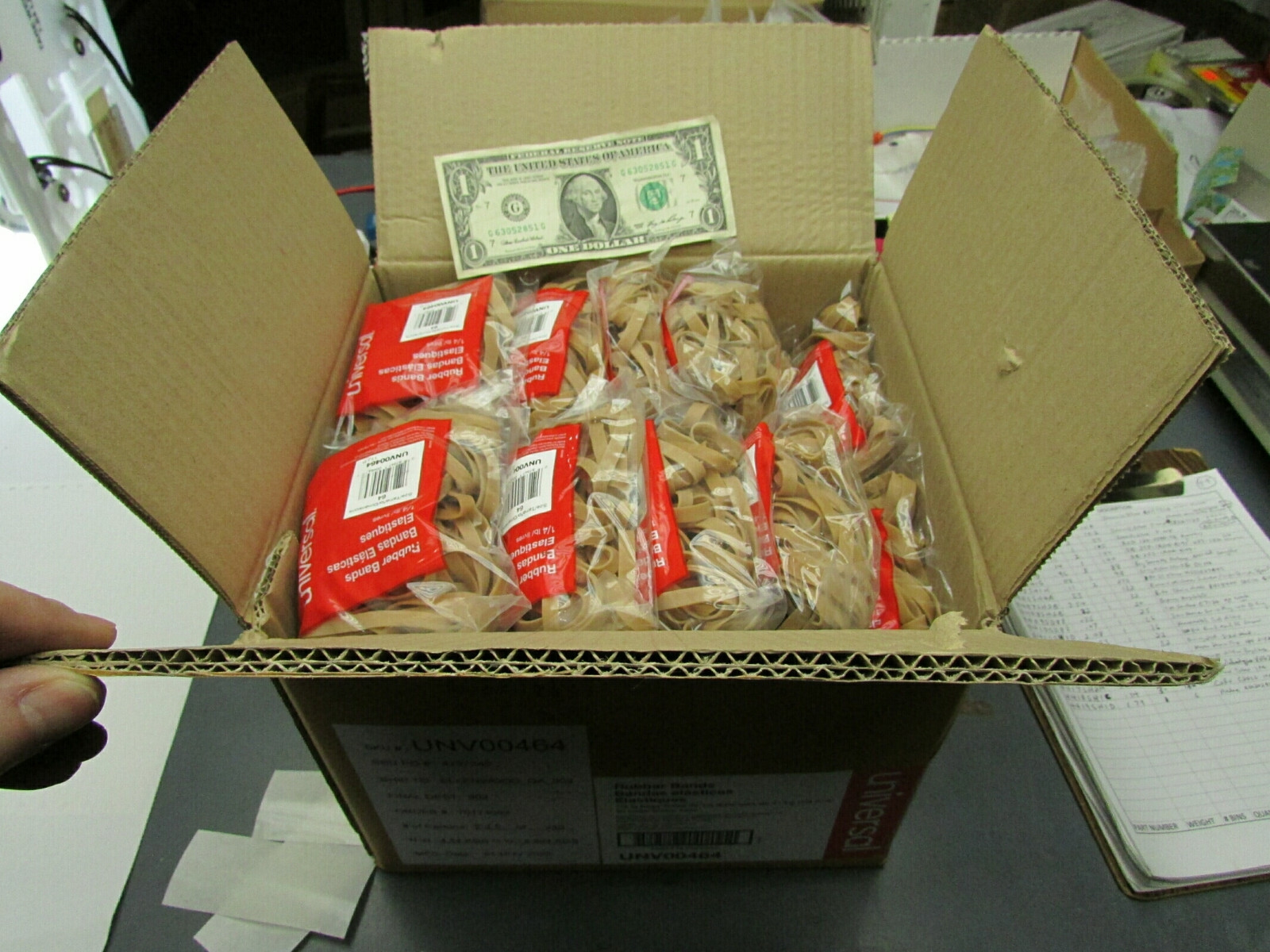 1/4 Pound Bags / 75 Pcs of Large Universal Rubber Bands 1/4″ x 3-1/2″ UNV00464