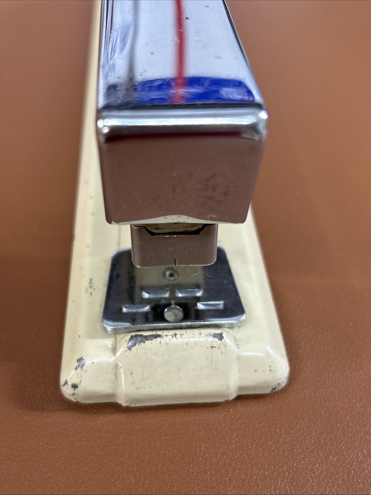 Novus B22 Mid Century Modern Stapler Beige Desk Top Made In Germany 7 3/4”
