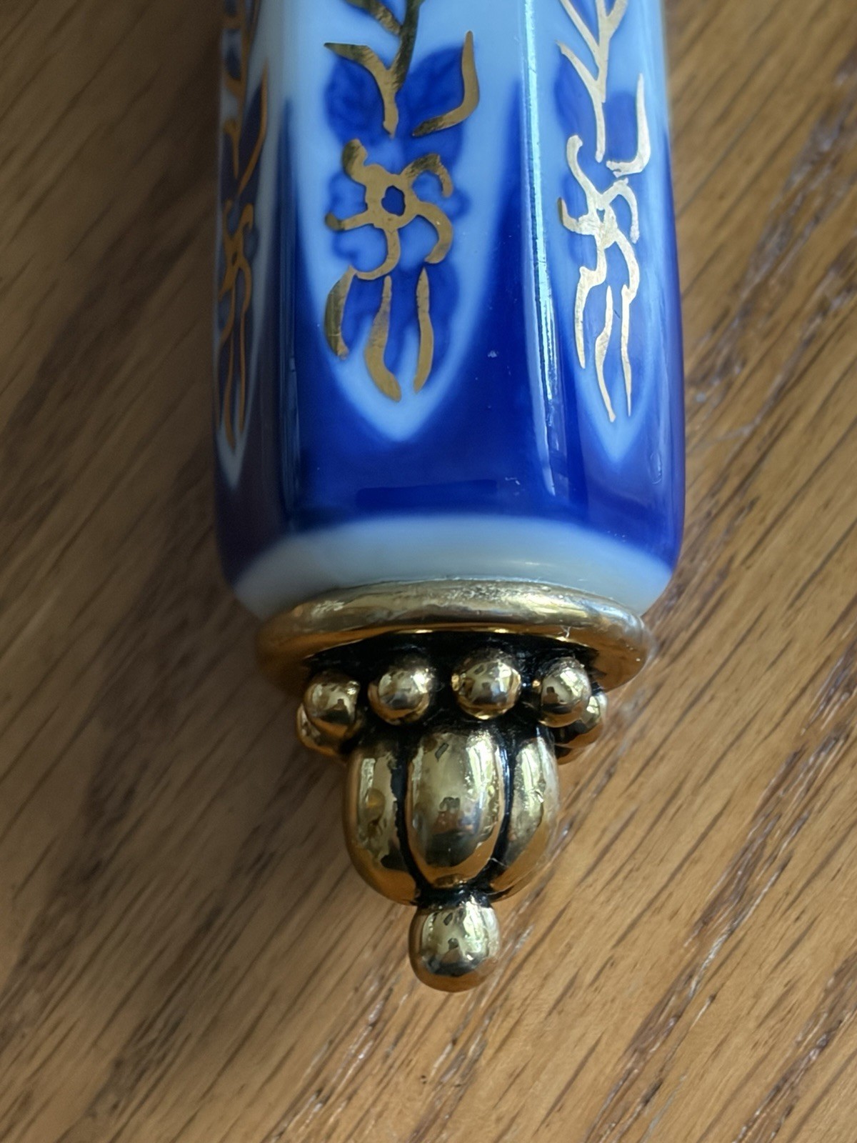 Bombay co Cobalt Blue & White Porcelain Magnifying Glass 8.5 In