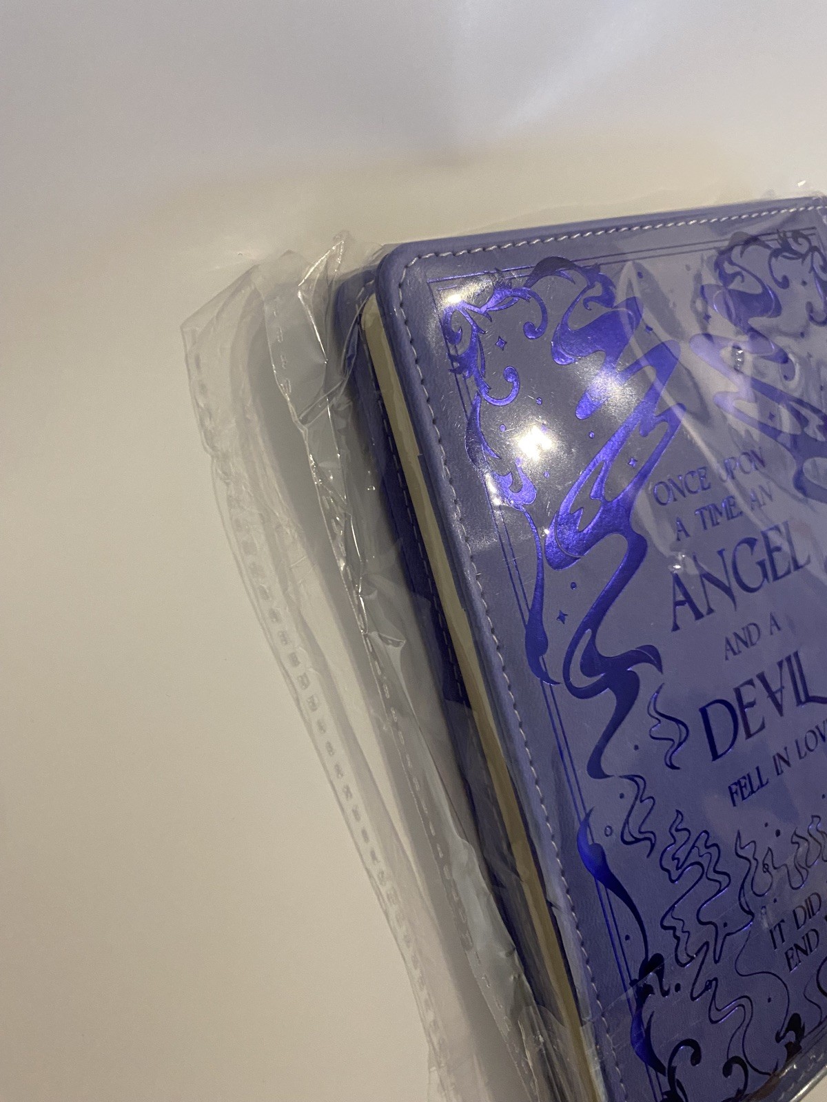 OwlCrate Daughter of Smoke and Bone Faux Book Journal Laini Taylor December 2023