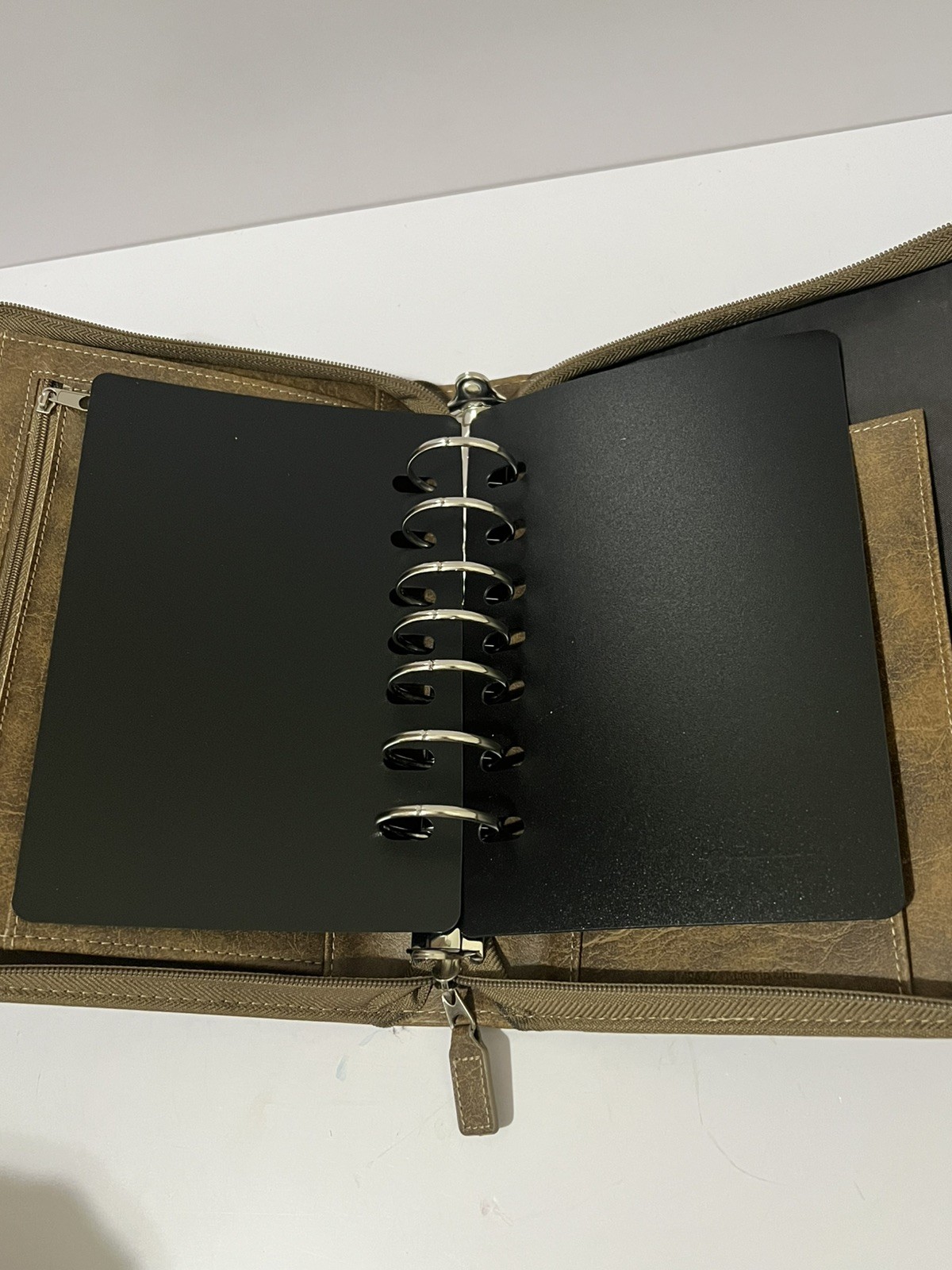 Franklin Covey Tyler Zipper 7-Ring Classic Size 10”x8” Planner Binder Brown