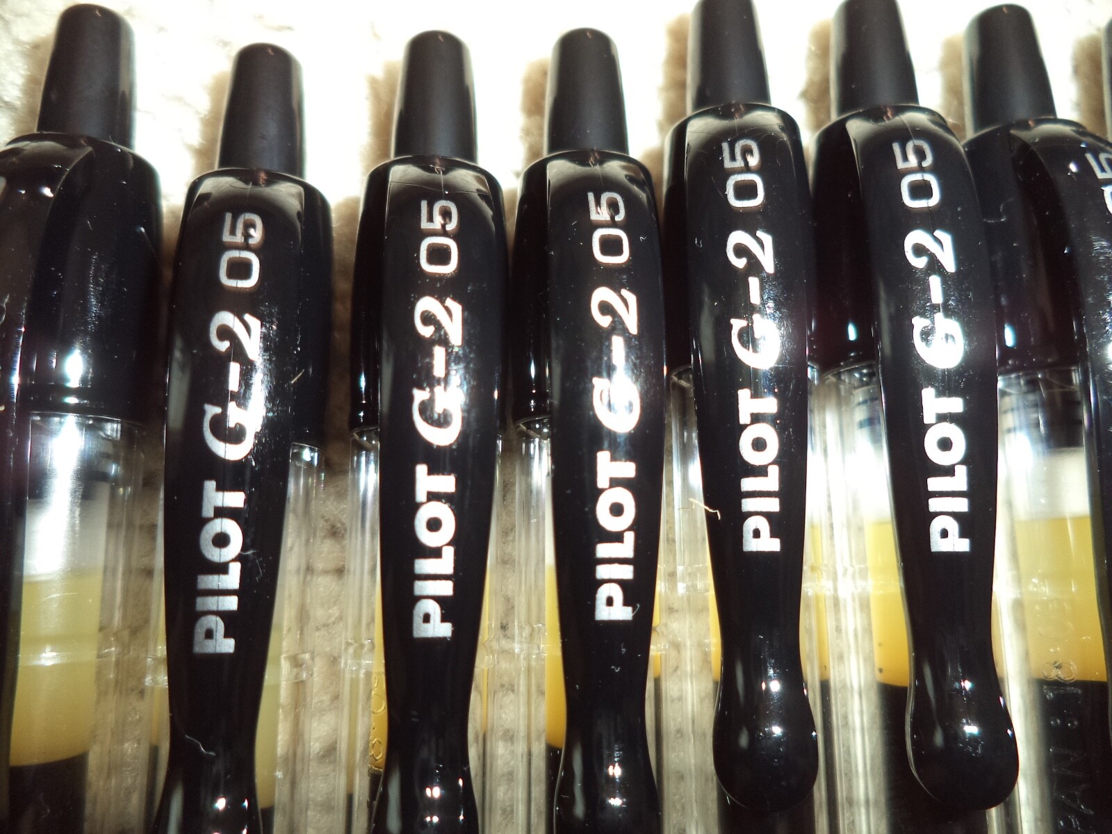 12 Pilot® G-2 g2 Retractable Gel ROLLER Pens Fine Point 0.7mm BLACK 31136 31020