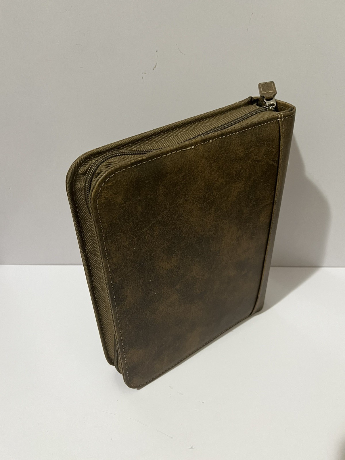 Franklin Covey Tyler Zipper 7-Ring Classic Size 10”x8” Planner Binder Brown