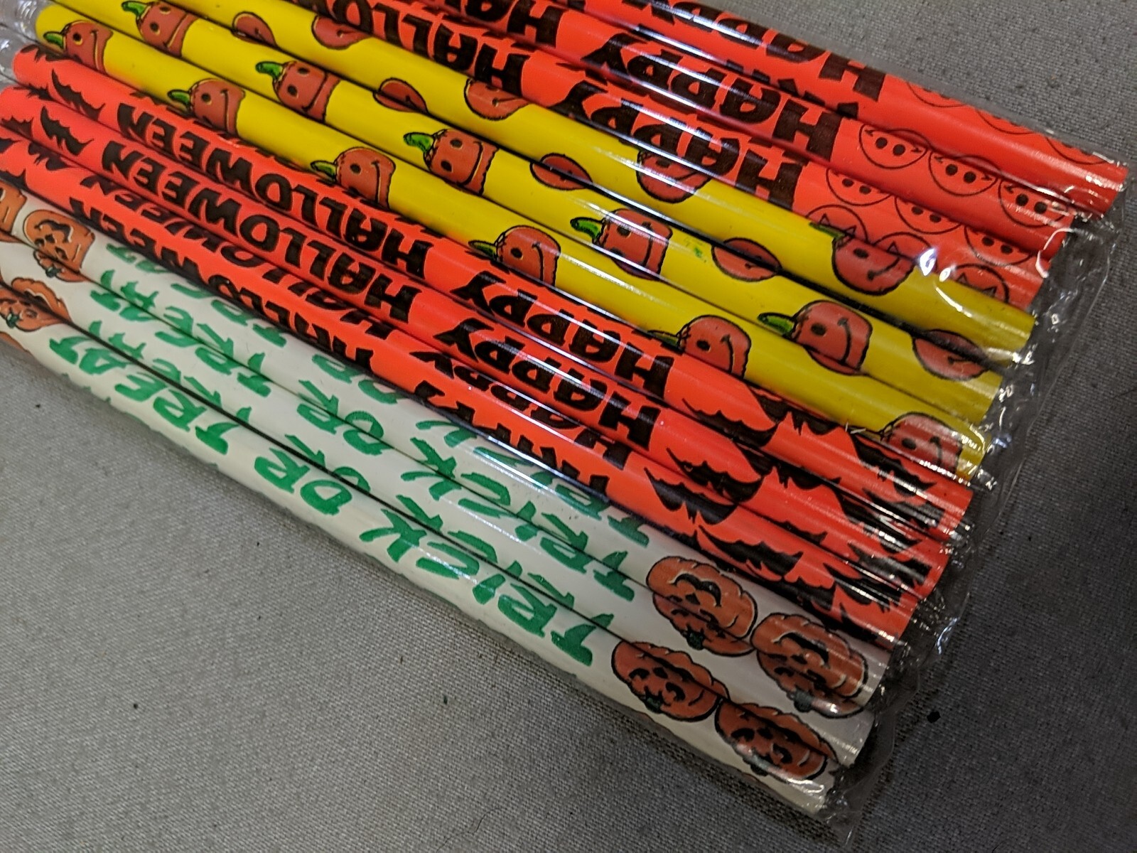 Lot Of 7 Multicolor Design Halloween Pumpkin #2 Wooden Pencils 12 Per Pack (84)