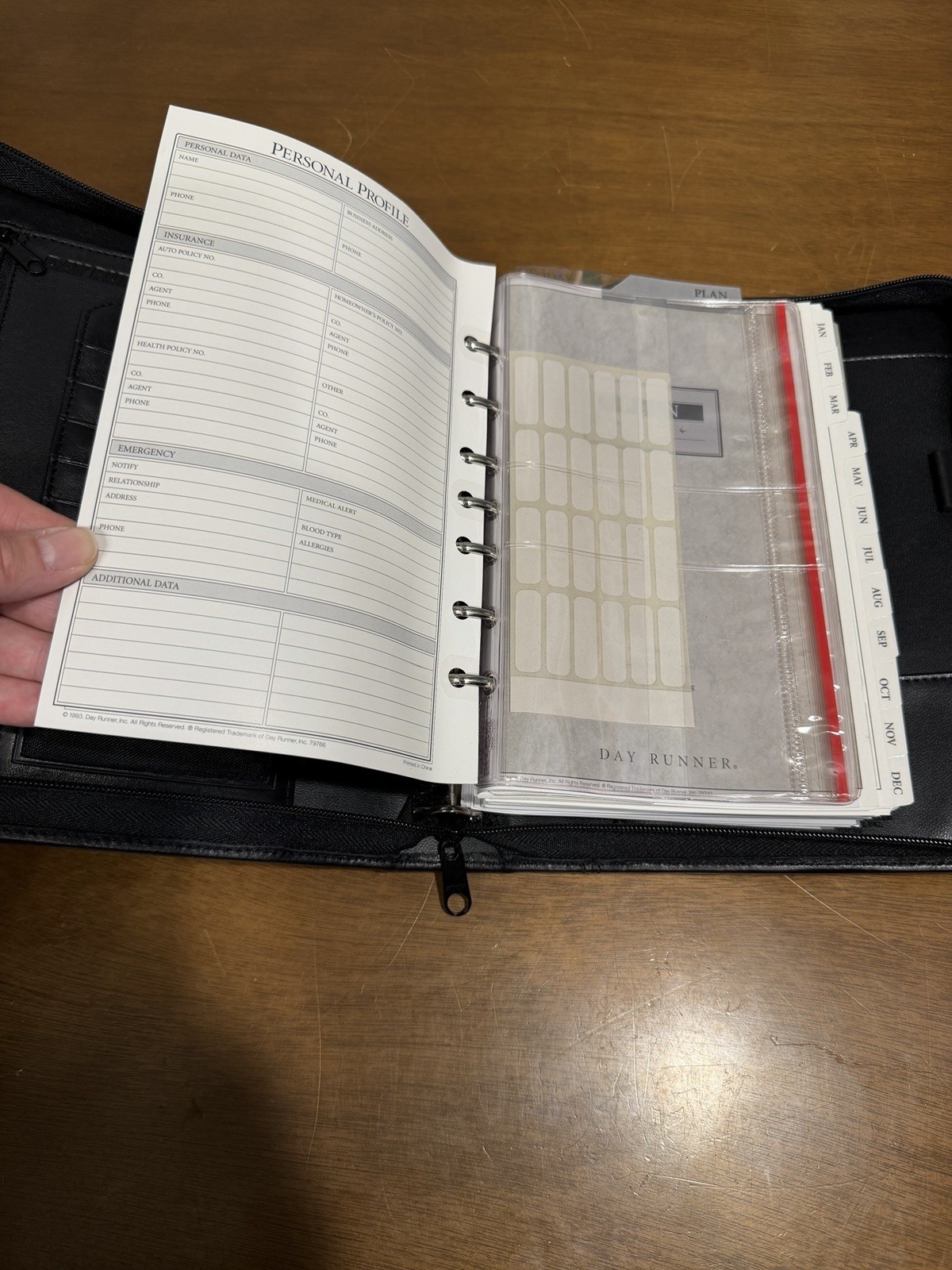 Vintage Day Runner Pro Business System Black Leather 7-Ring Binder Planner 8×10”
