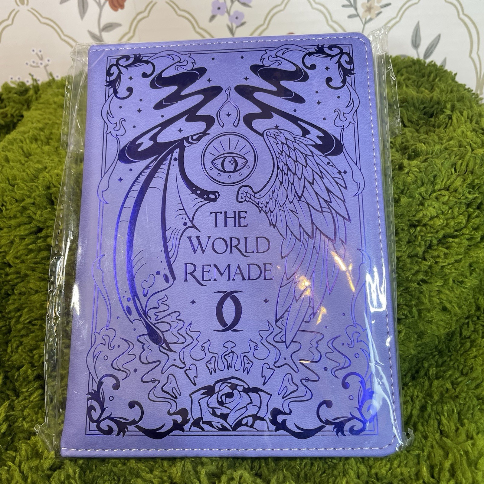 OwlCrate Daughter of Smoke and Bone Faux Book Journal Laini Taylor December 2023