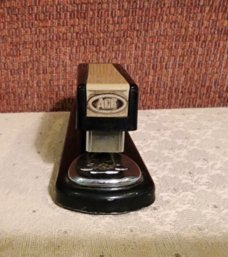 Vintage Ace Fastener – Dart Model 450 Standard Stapler, Black – WORKS