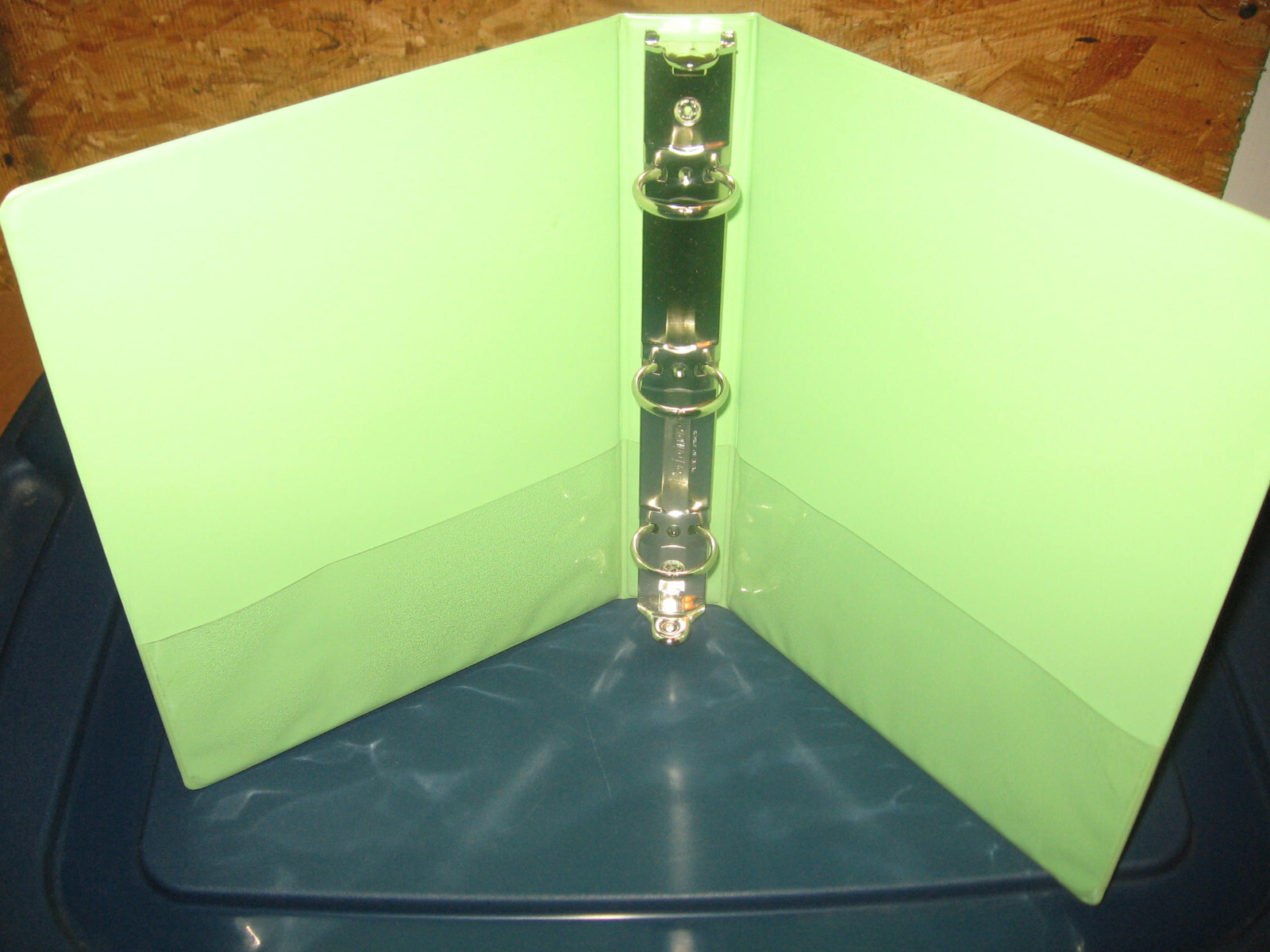 ShopIcolorGifts Light Green Junior Binders ( 9 x 7) 3 Ring, 1″ capacity.
