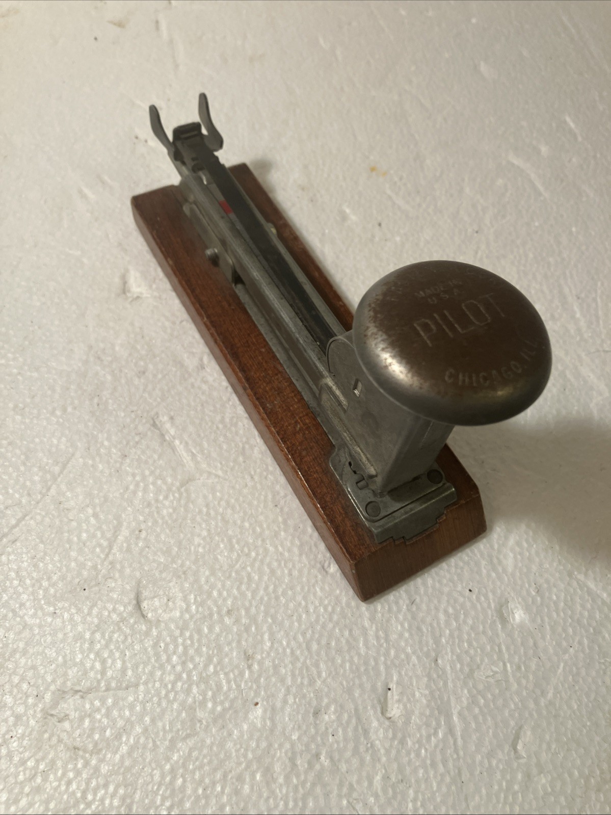 WWll VINTAGE Pilot 402 V Stapler Ace Fastener Corp Chicago, V – Was For Victory