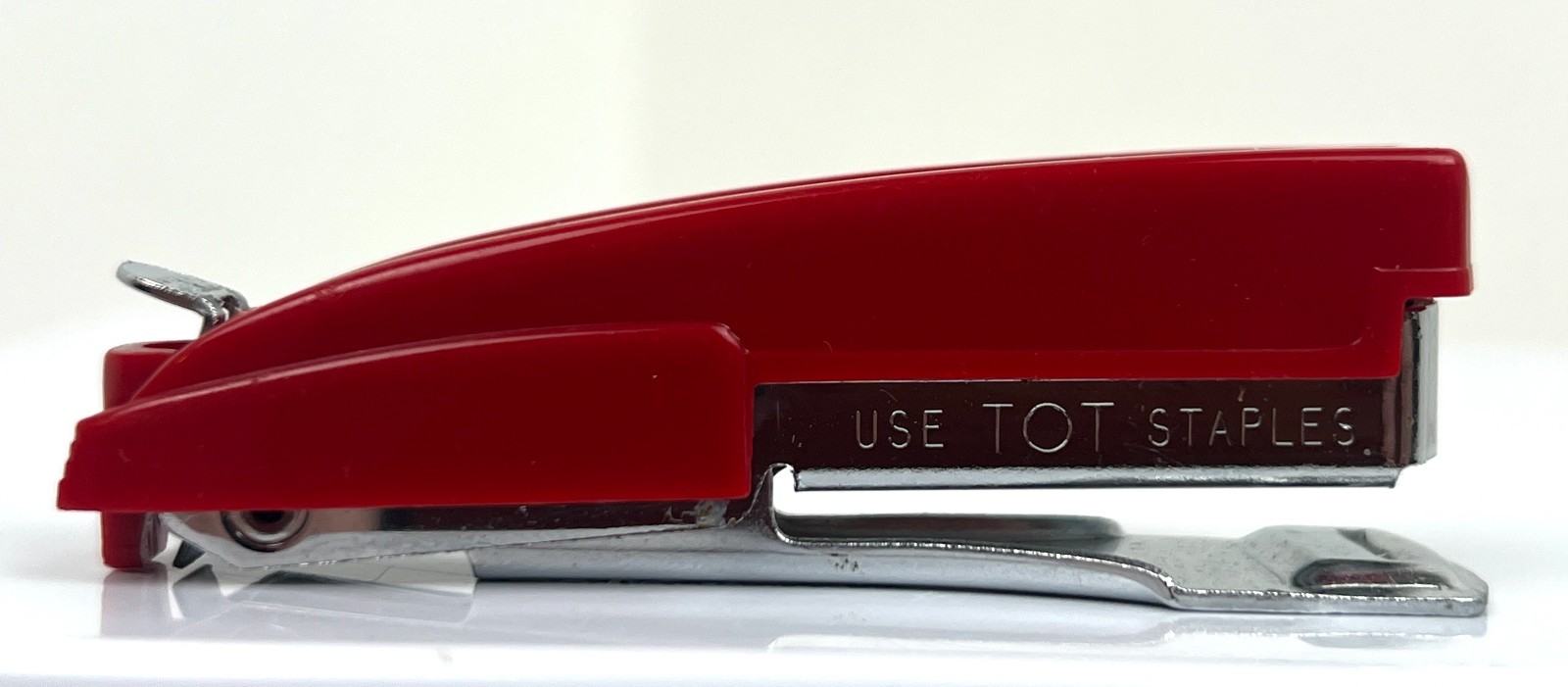 Vtg Red Swingline Tot 50 Mini Stapler & Staples Travel Minimalist Unused Small