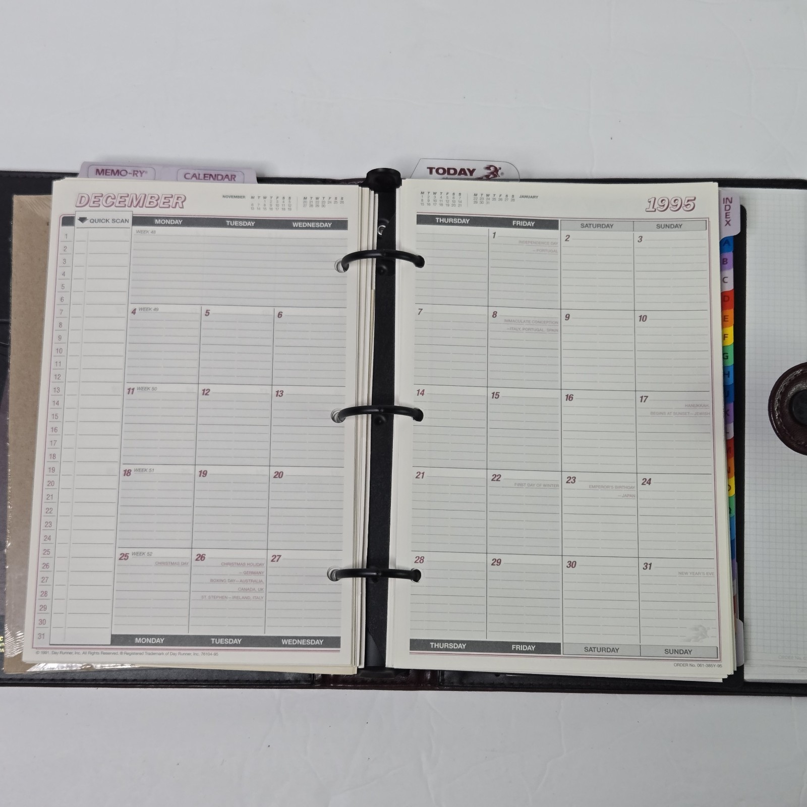 Vintage Day Runner 1994 Classic Edition Planner Organizer Goals Binder – Unused
