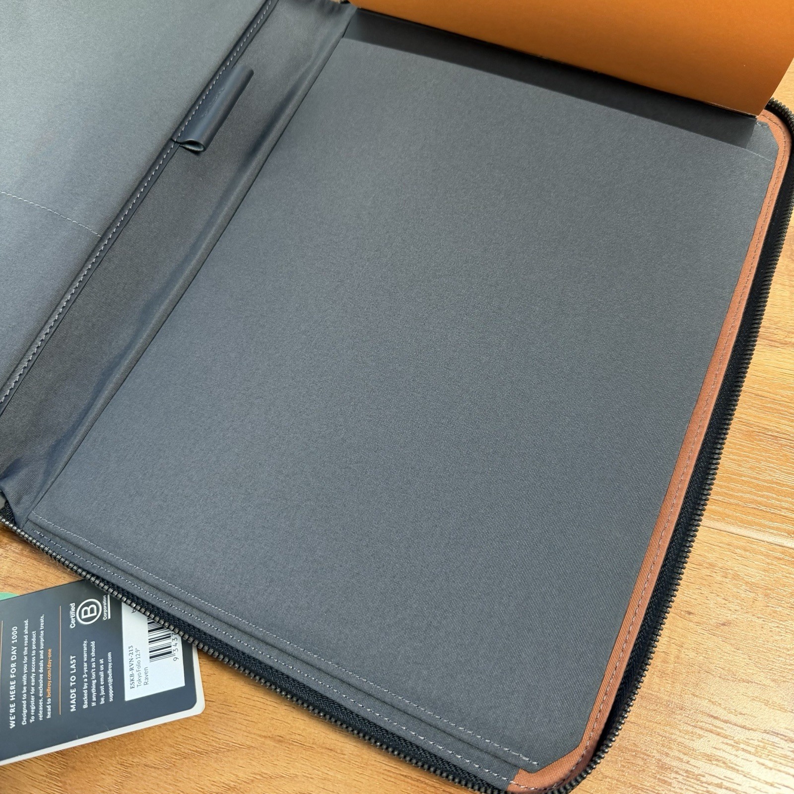 Bellroy Tokyo Folio 12.9 Raven Black Tablet Organizer Case w A4 Notebook NWT